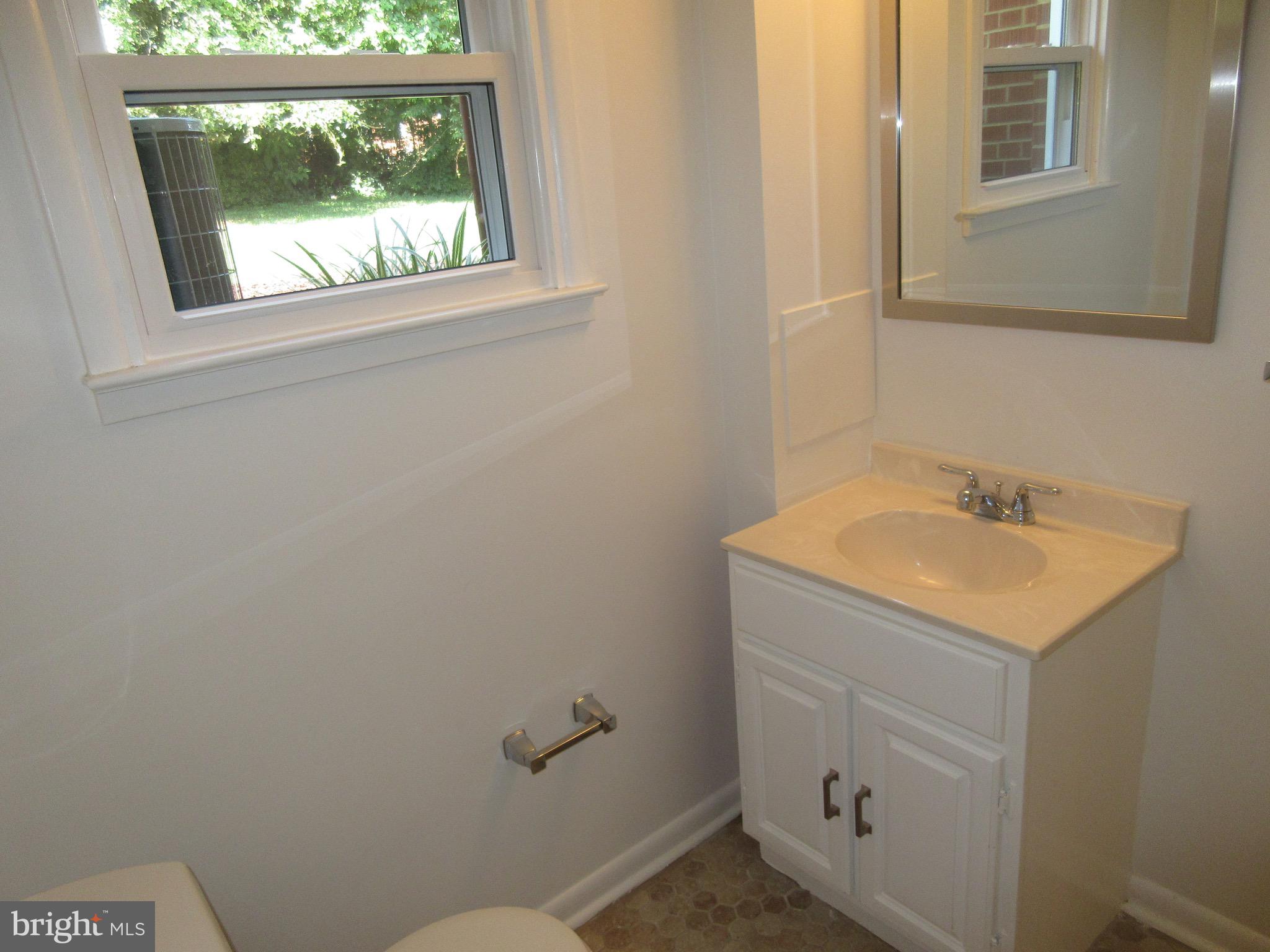 BROYHILL LANGLEY ESTATES - Residential Lease