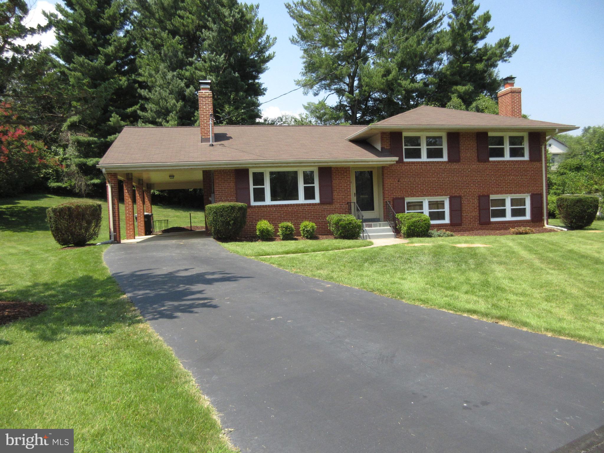 BROYHILL LANGLEY ESTATES - Residential Lease