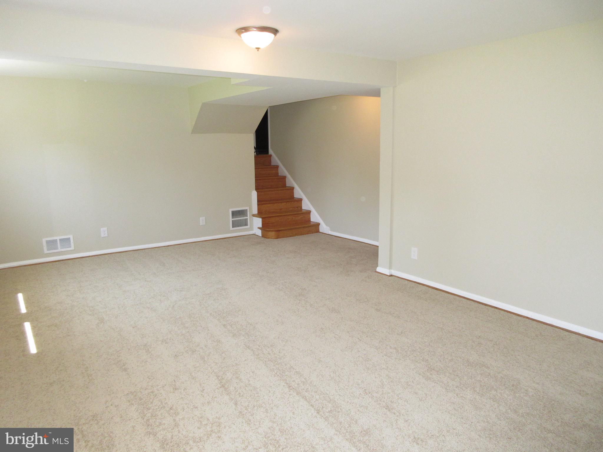 BROYHILL LANGLEY ESTATES - Residential Lease