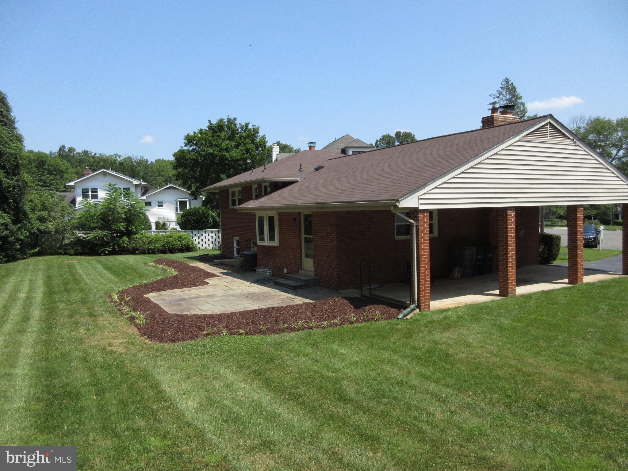 BROYHILL LANGLEY ESTATES - Residential Lease