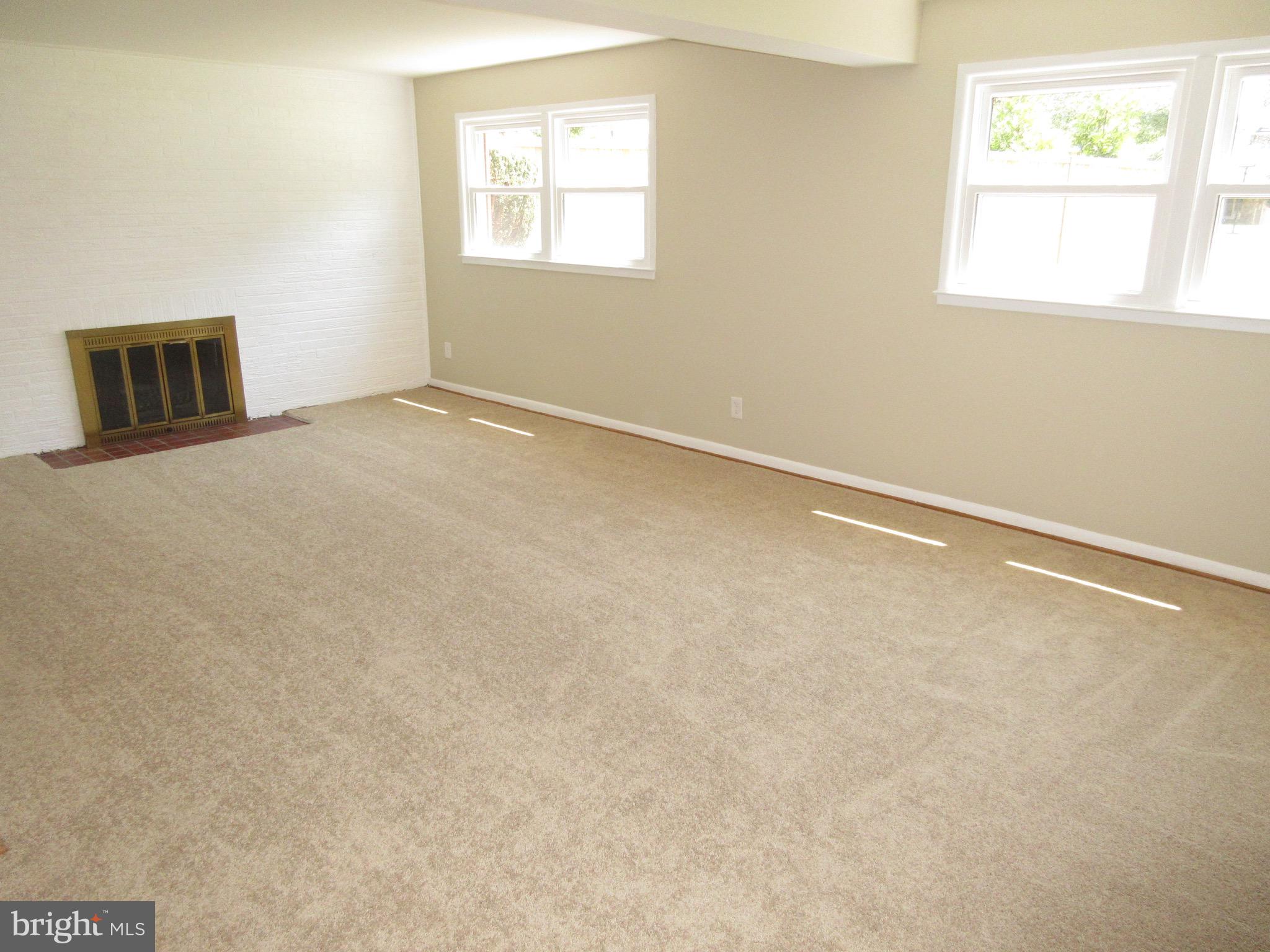 BROYHILL LANGLEY ESTATES - Residential Lease