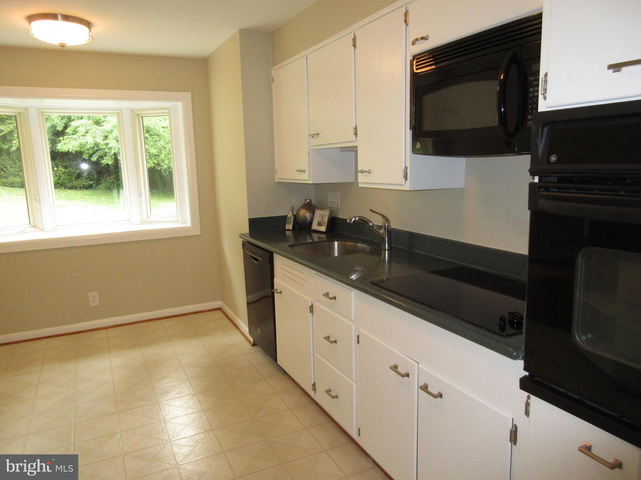 BROYHILL LANGLEY ESTATES - Residential Lease