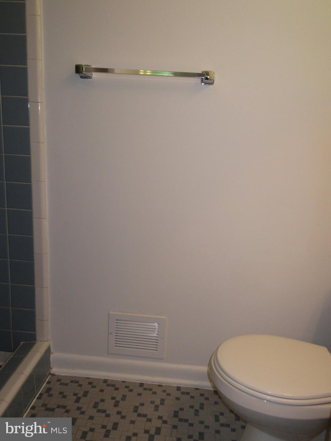 BROYHILL LANGLEY ESTATES - Residential Lease