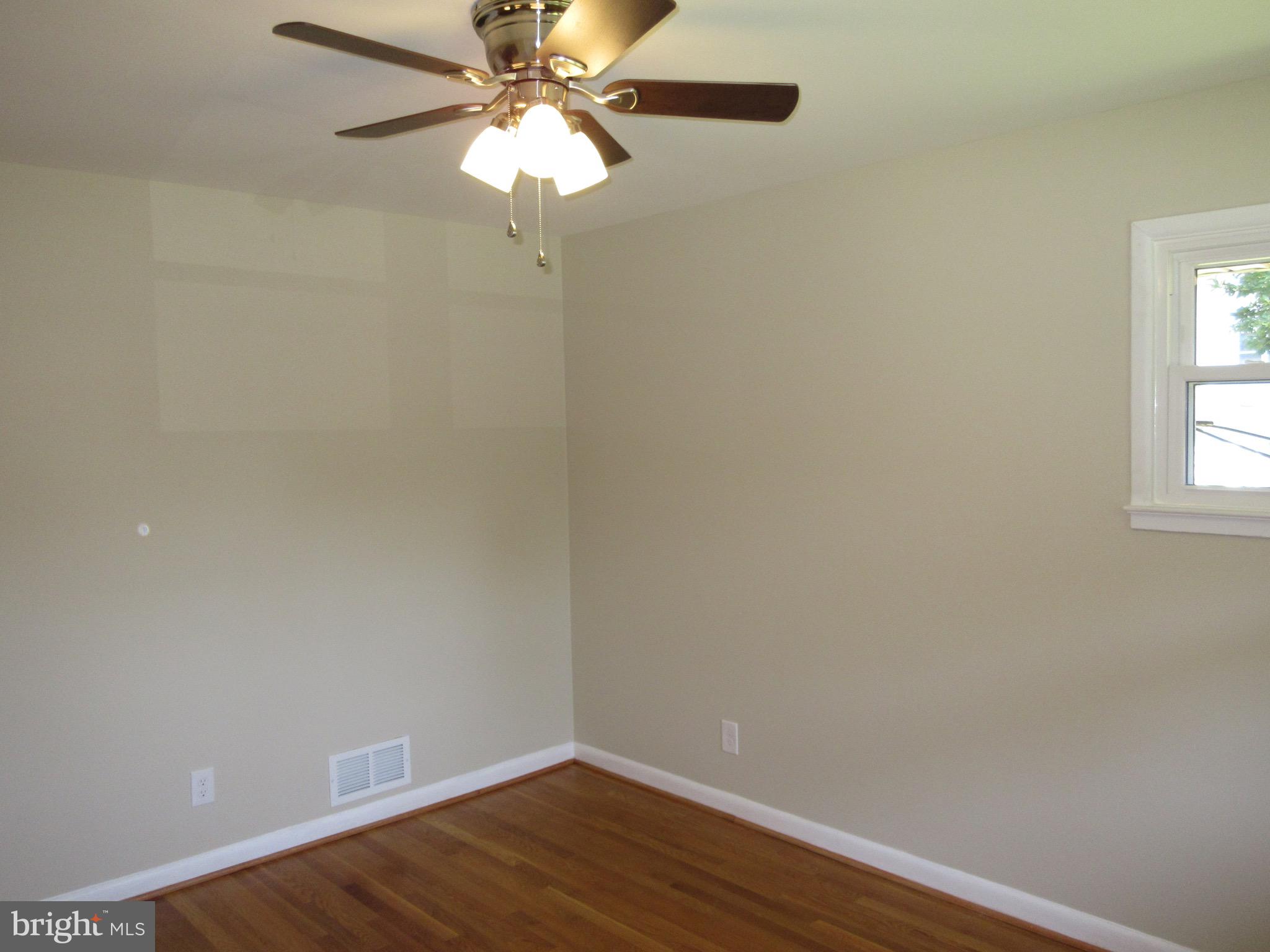 BROYHILL LANGLEY ESTATES - Residential Lease