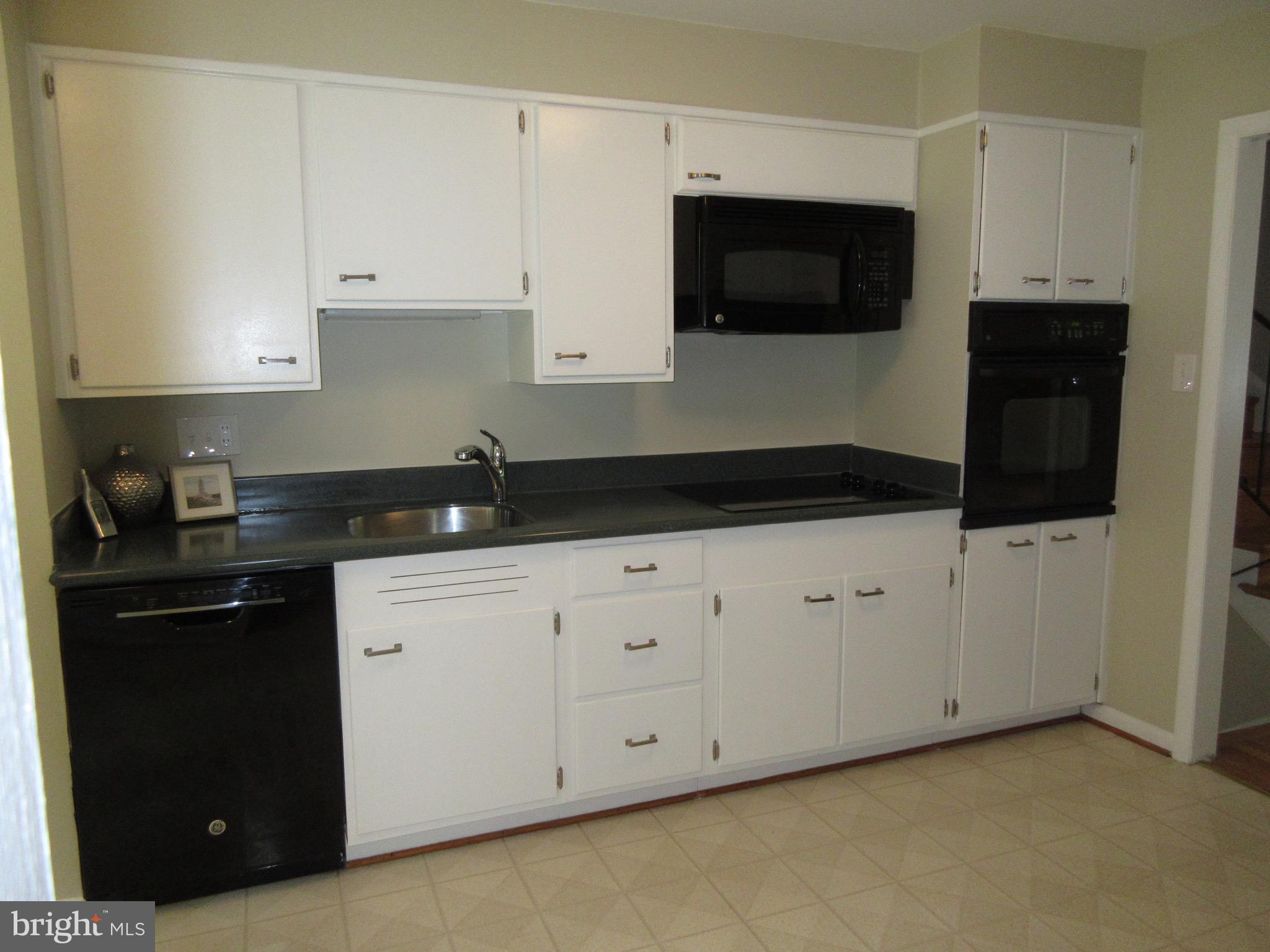 BROYHILL LANGLEY ESTATES - Residential Lease