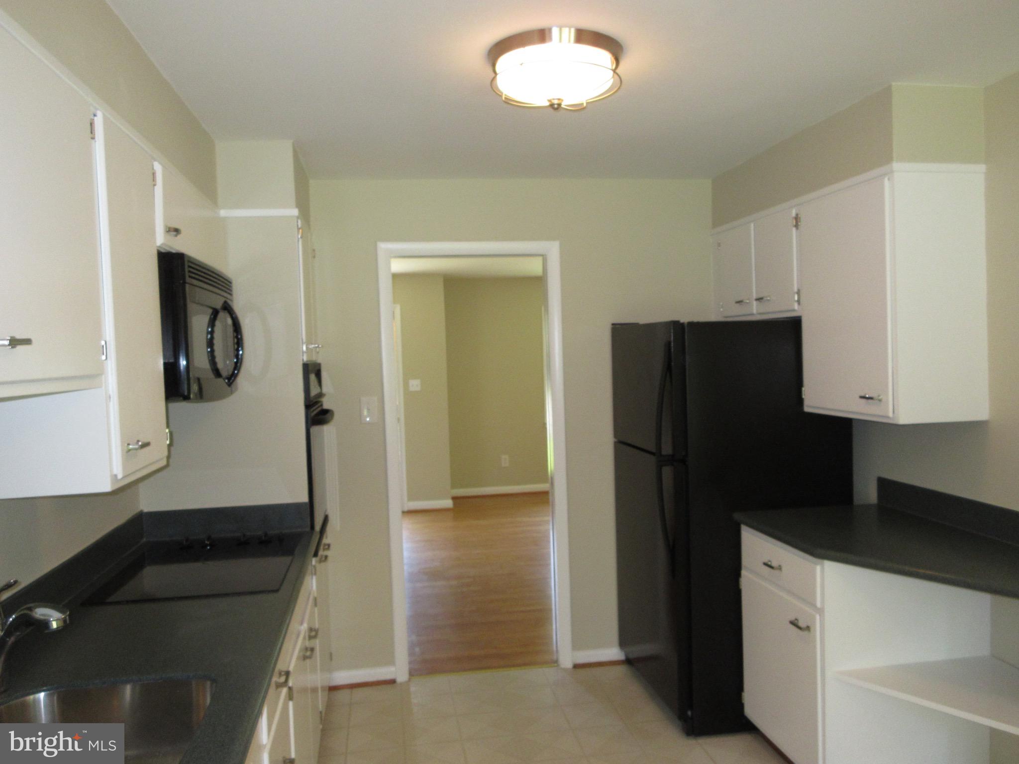 BROYHILL LANGLEY ESTATES - Residential Lease