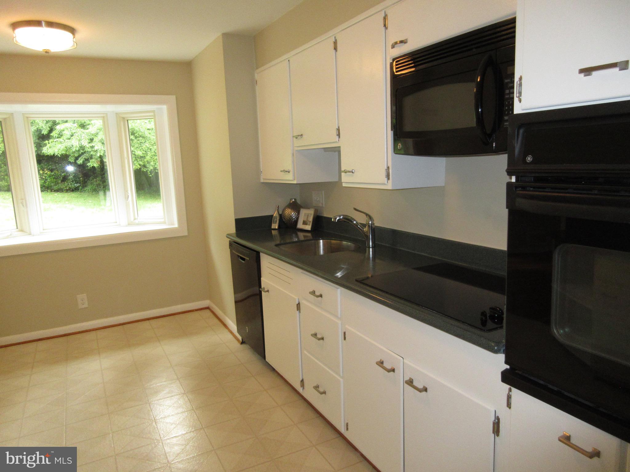 BROYHILL LANGLEY ESTATES - Residential Lease