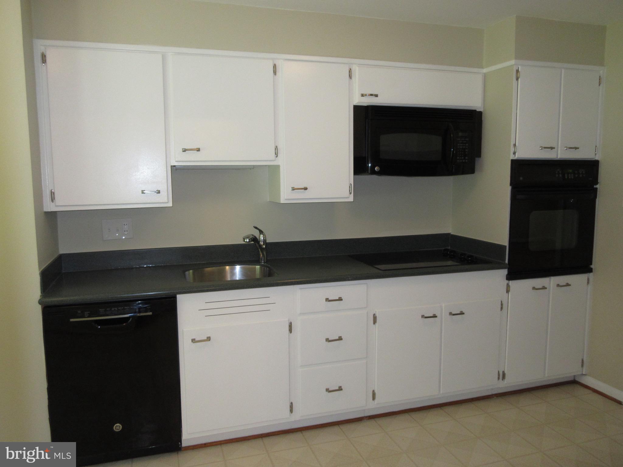 BROYHILL LANGLEY ESTATES - Residential Lease