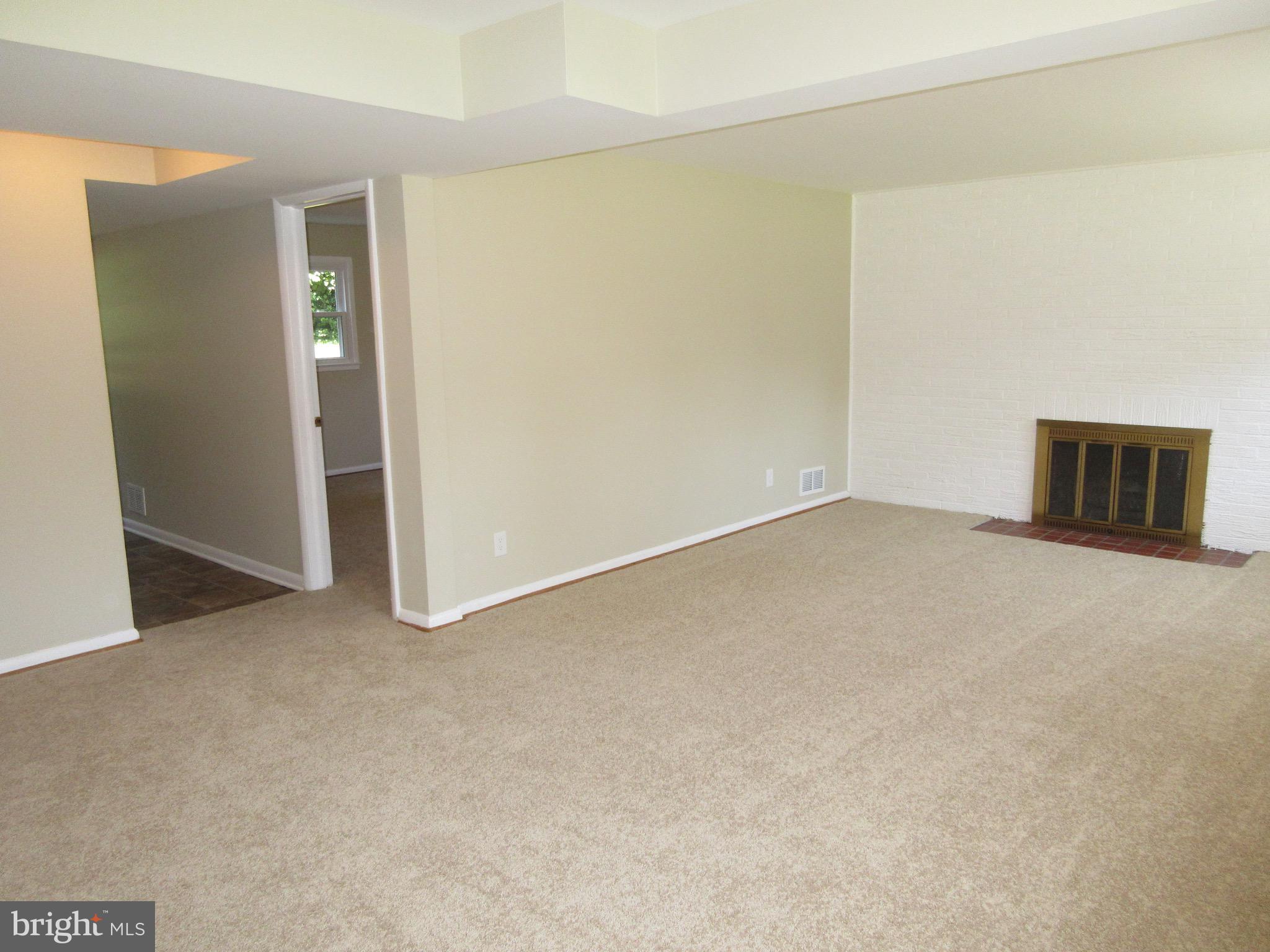 BROYHILL LANGLEY ESTATES - Residential Lease