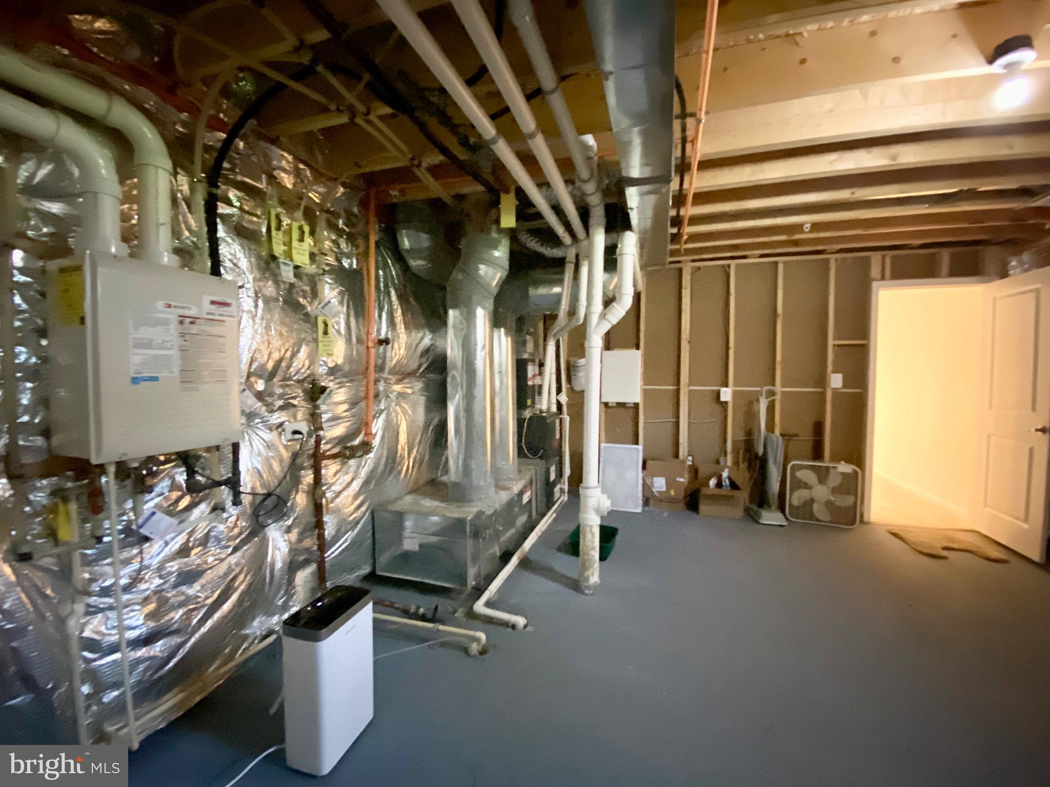 FIELDS AT ROCK GLENN - Residential Lease