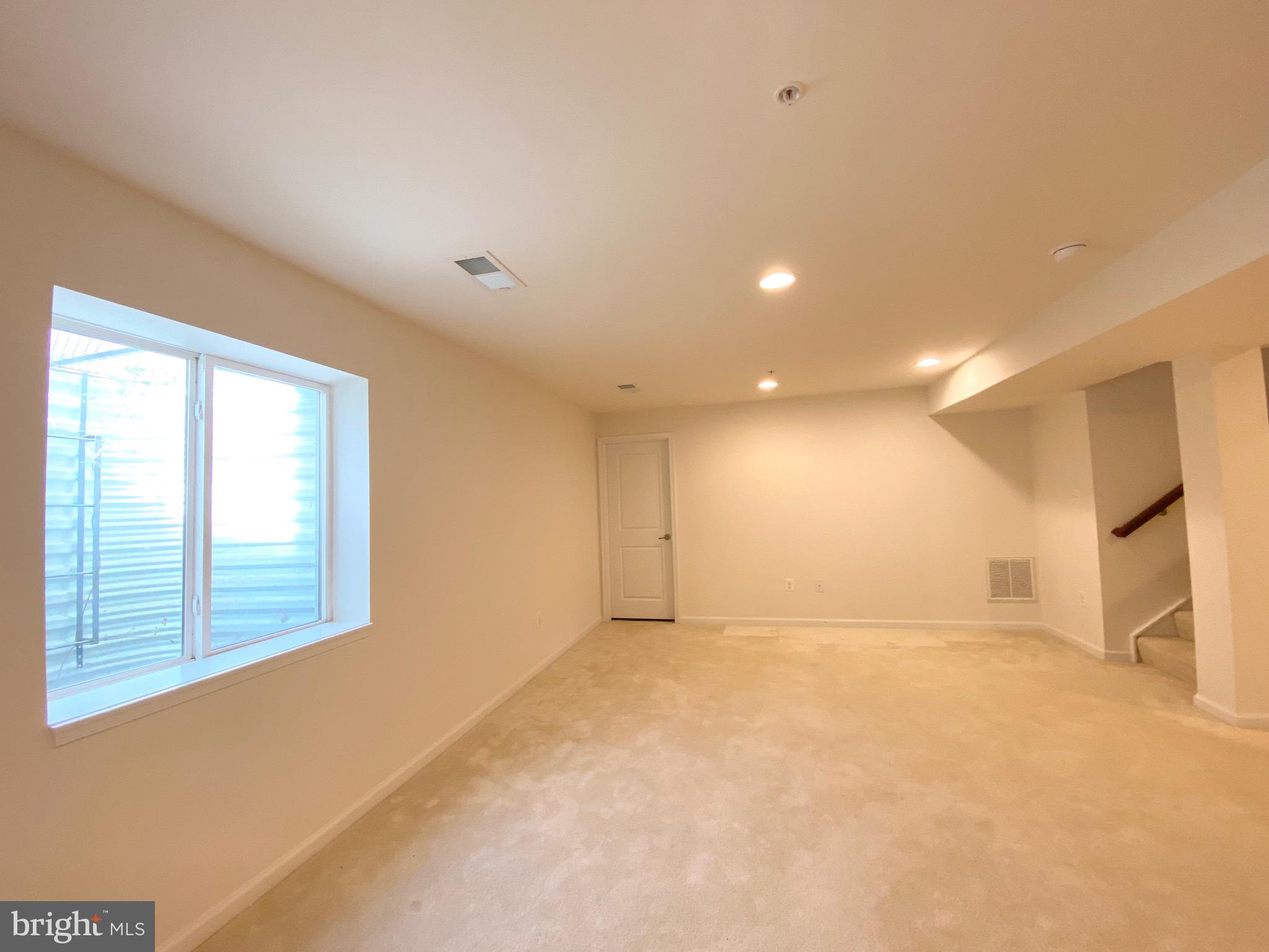 FIELDS AT ROCK GLENN - Residential Lease