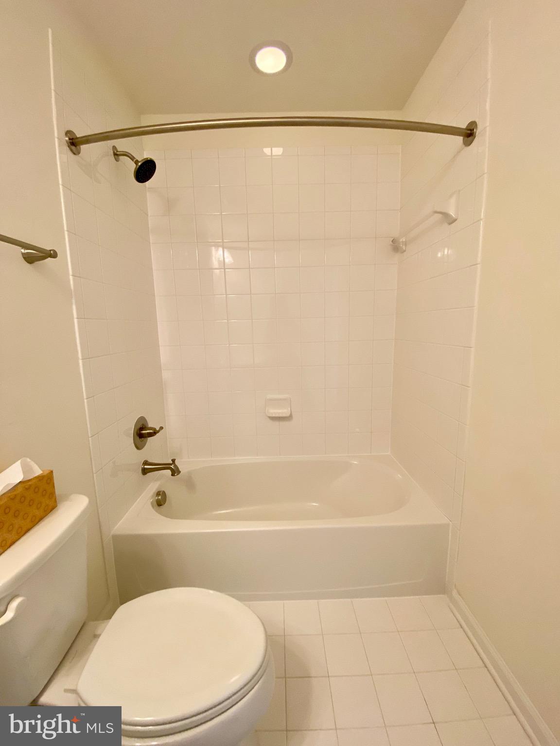 FIELDS AT ROCK GLENN - Residential Lease