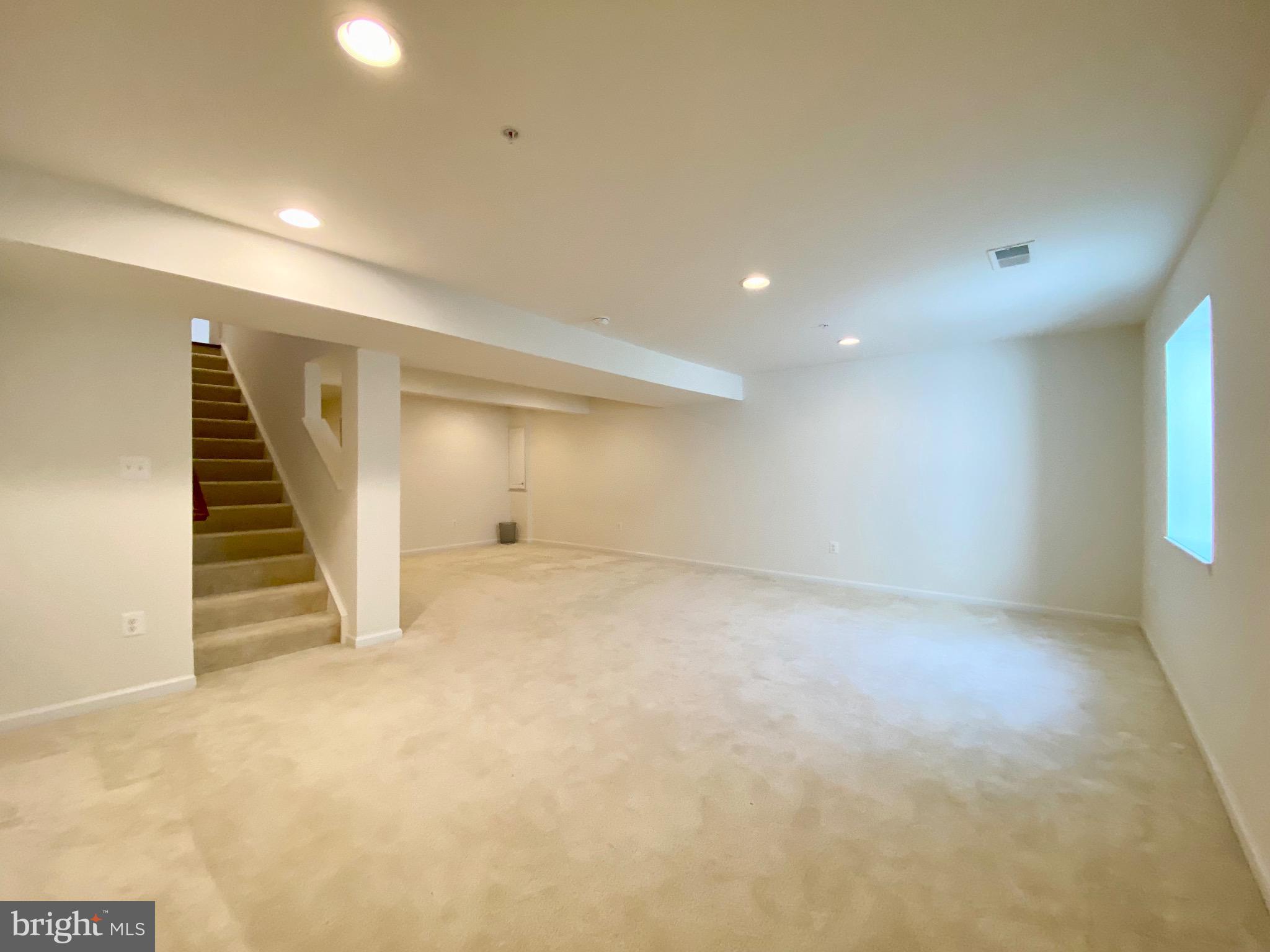 FIELDS AT ROCK GLENN - Residential Lease