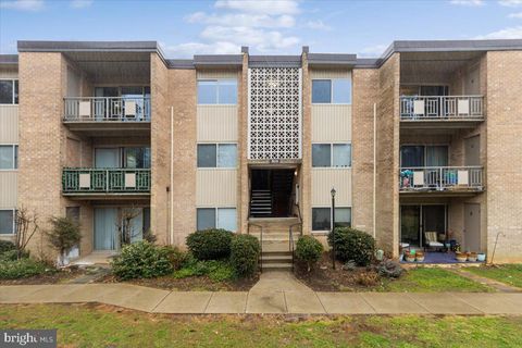Photo of 5115 Crossfield Court #13, ROCKVILLE, MD 20852 (MLS # MDMC2219982)