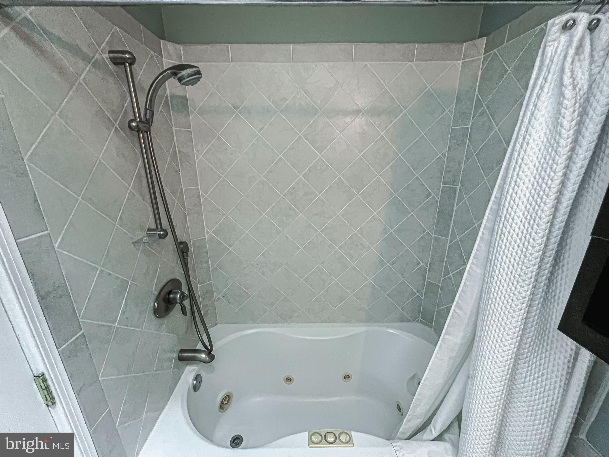 FRANKLIN FARM - Residential Lease