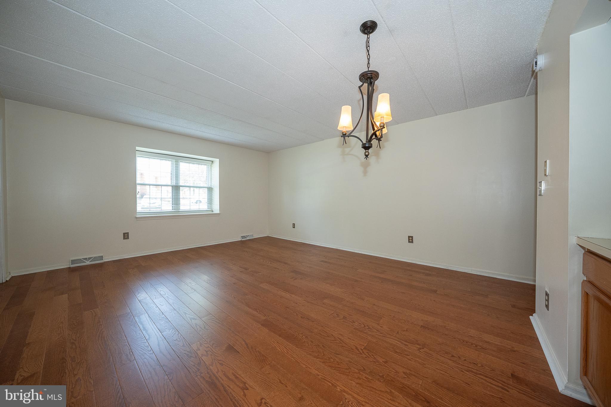 GOSHEN COMMONS - Residential Lease