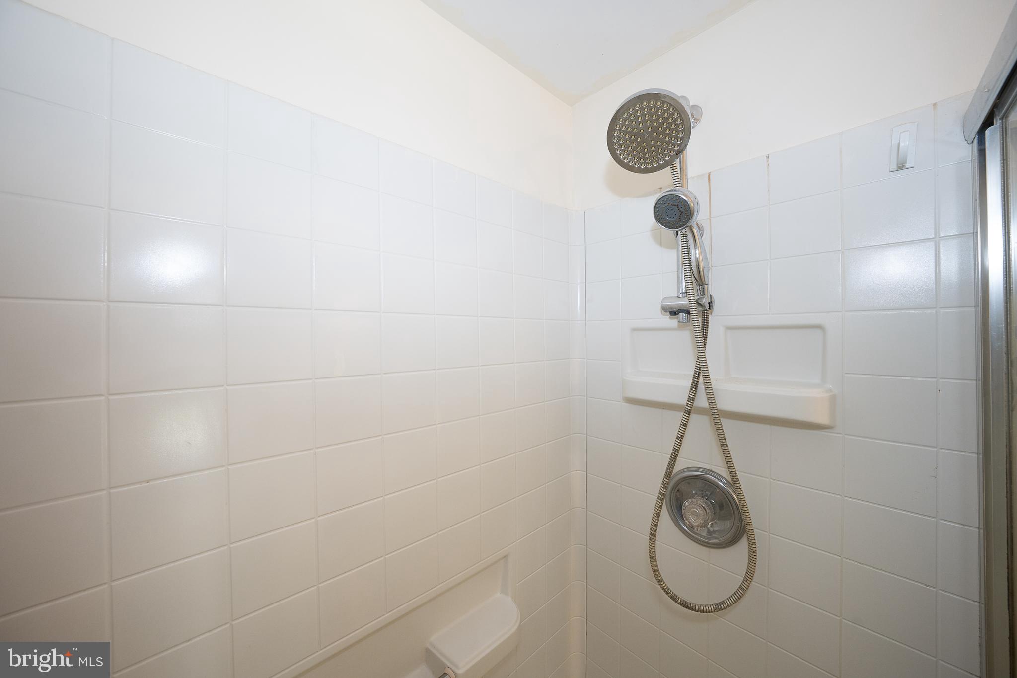 GOSHEN COMMONS - Residential Lease