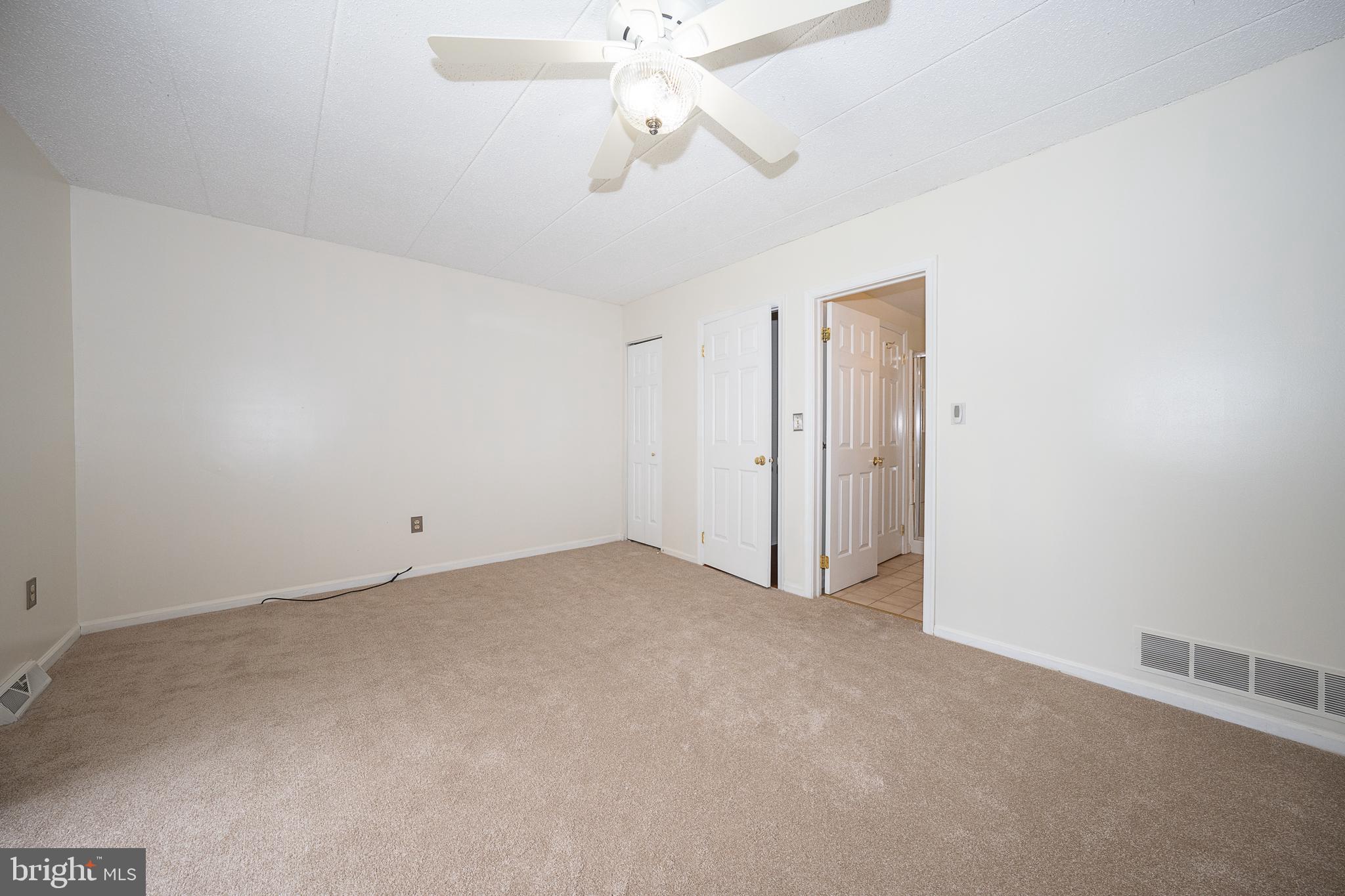 GOSHEN COMMONS - Residential Lease