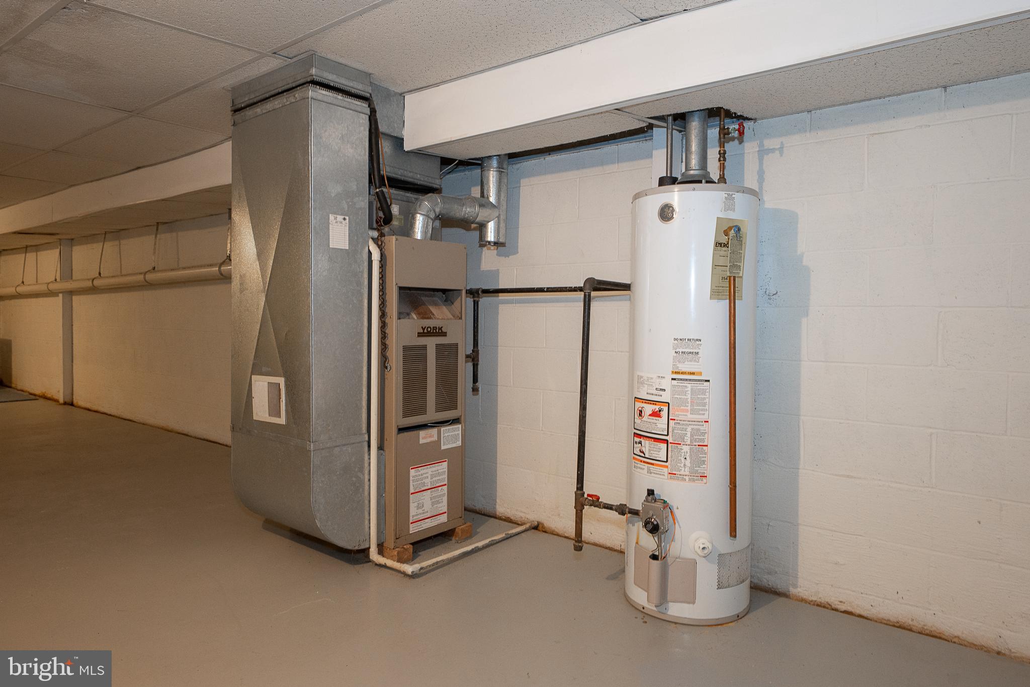 GOSHEN COMMONS - Residential Lease