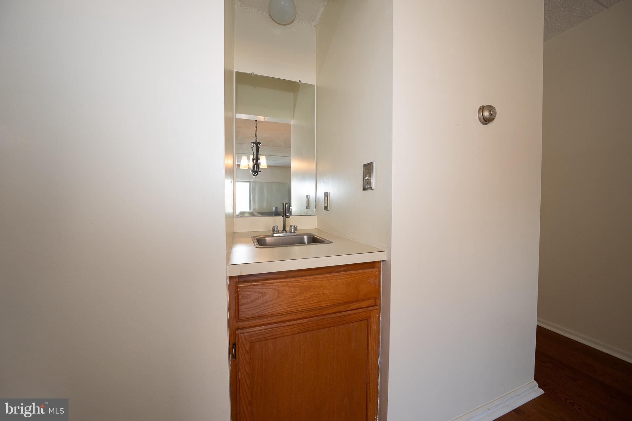 GOSHEN COMMONS - Residential Lease