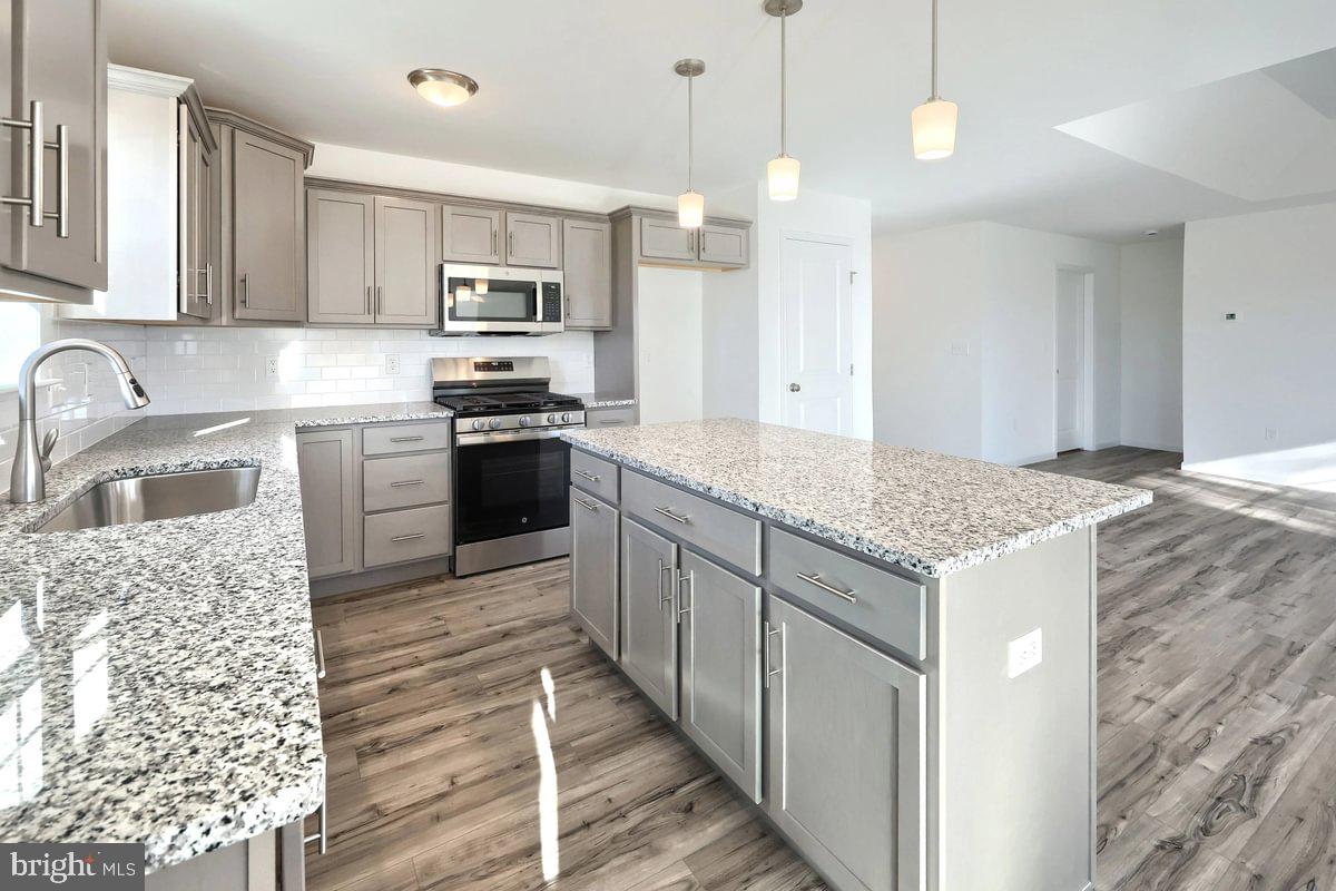 STONEHENGE - Residential