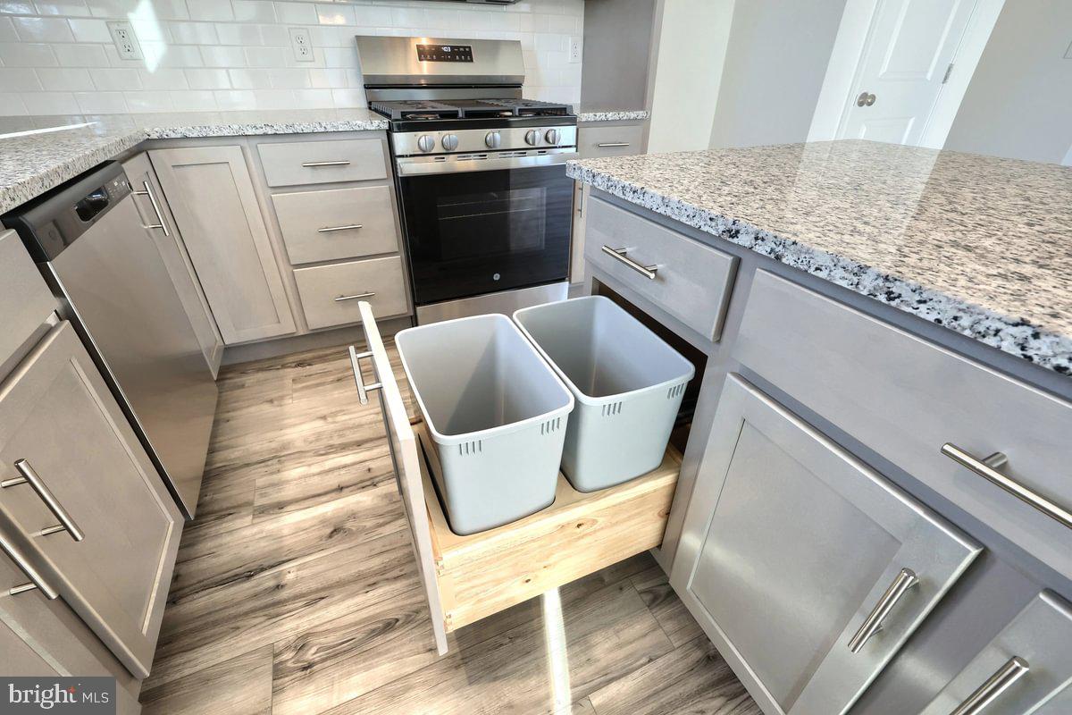 STONEHENGE - Residential