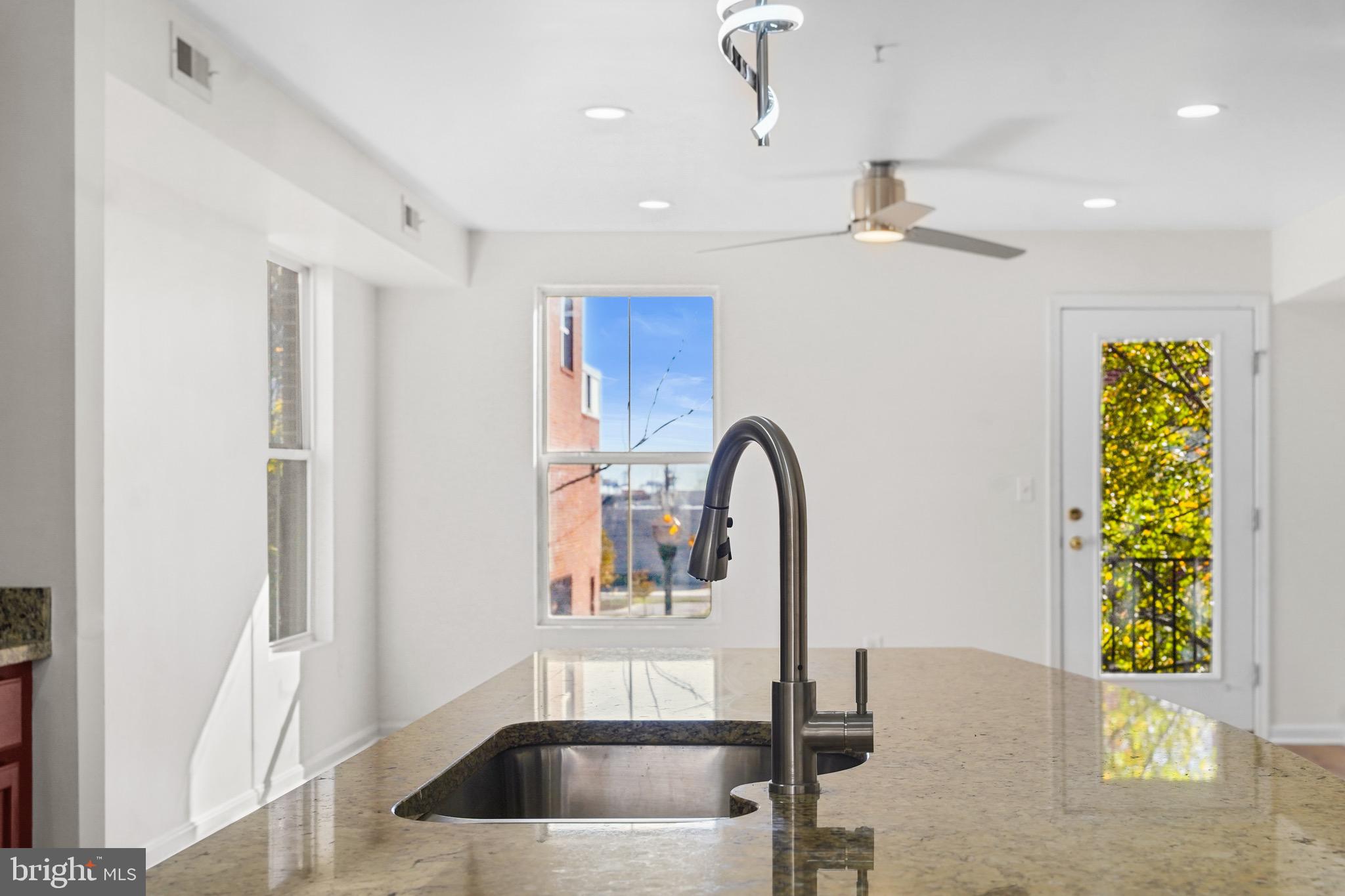 GREEKTOWN - Residential