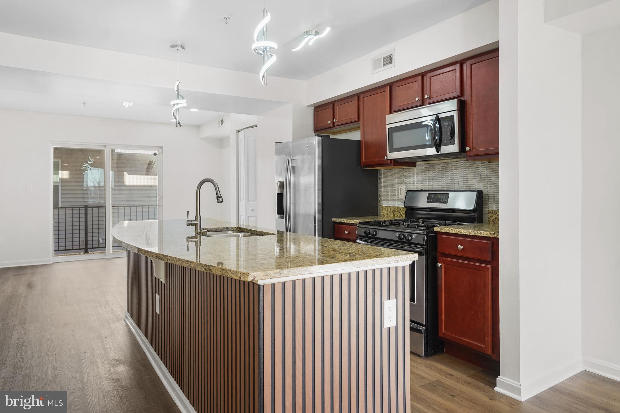 GREEKTOWN - Residential