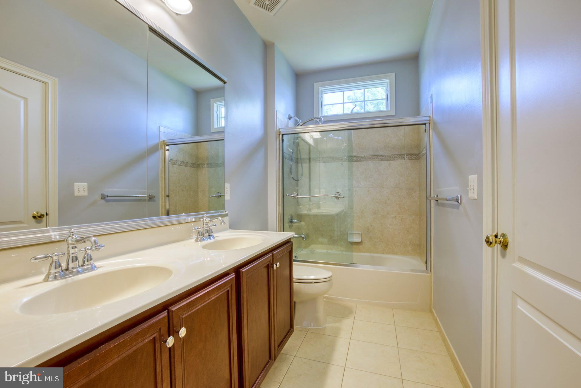 CHASE AT BELMONT COUNTRY - Residential