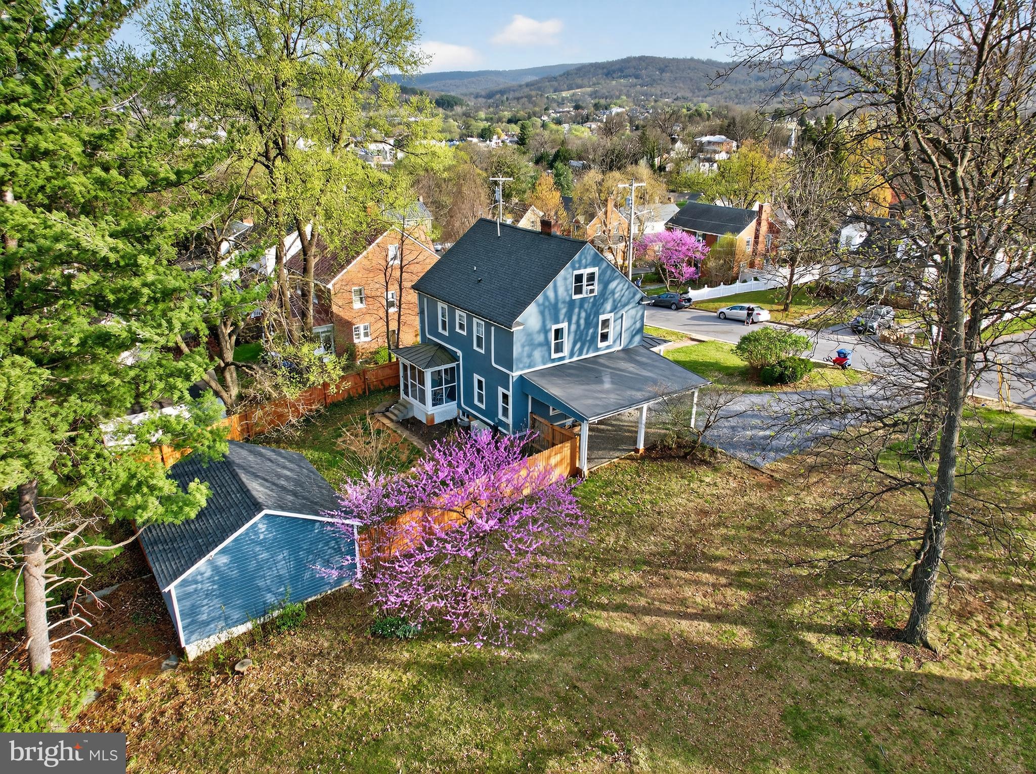 EDGEWOOD PARK - Residential