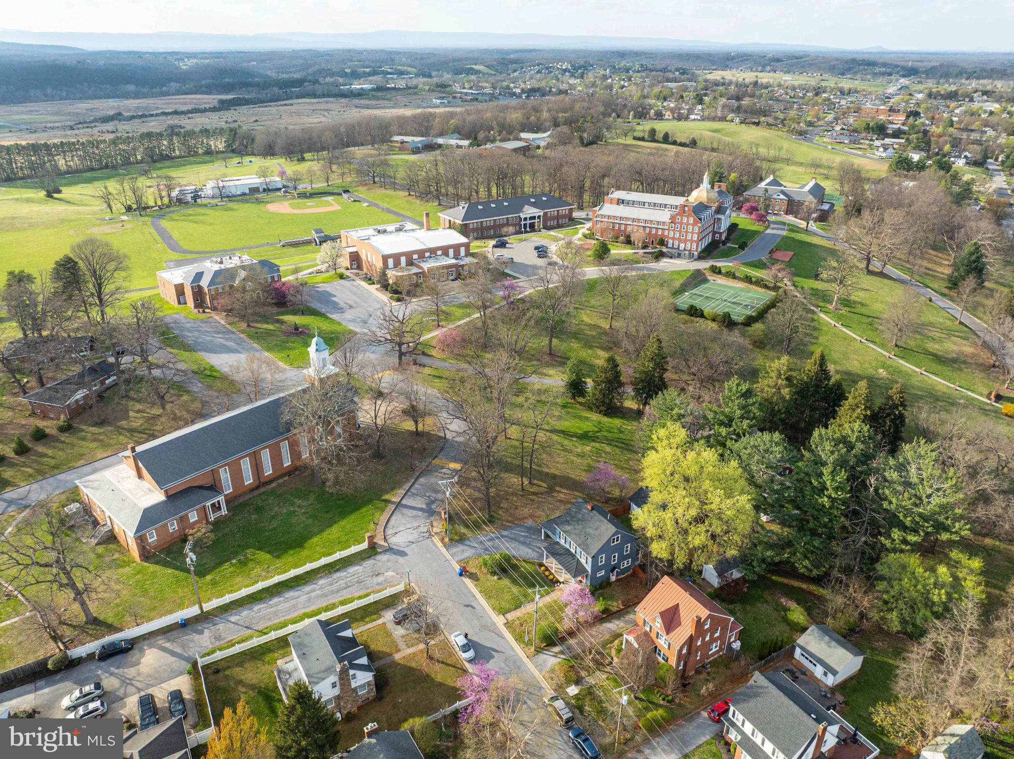 EDGEWOOD PARK - Residential