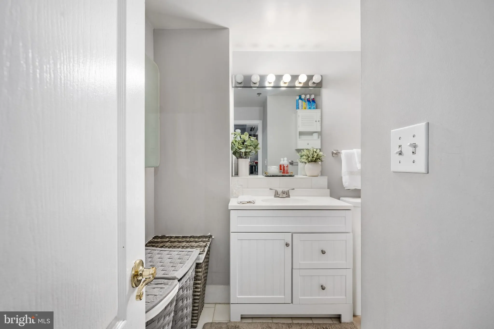 Arlington, Virginia 22202, United States, 1 Bedroom Bedrooms, ,1 BathroomBathrooms,Residential,Coming Soon,227668