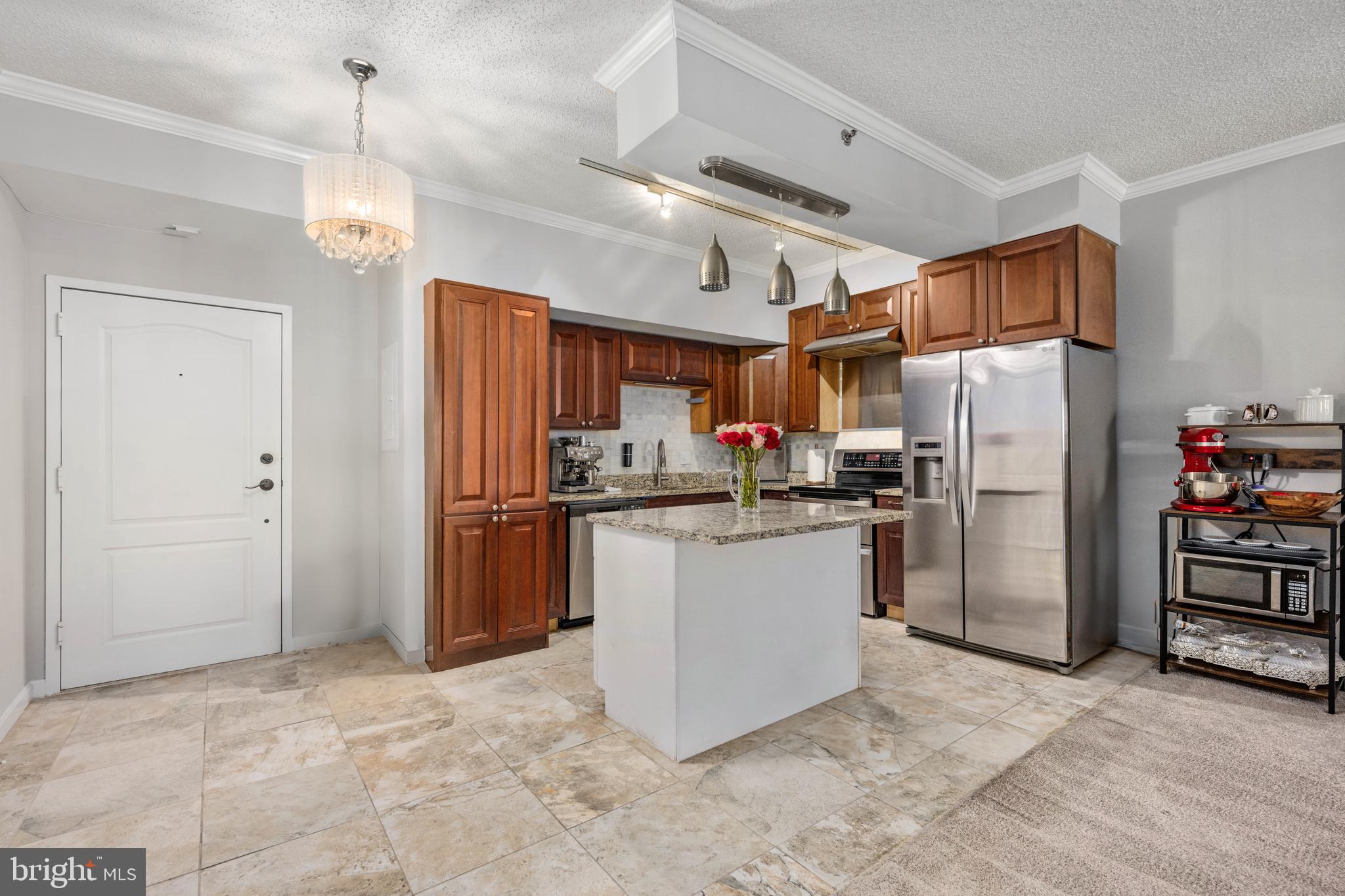 1211 S EADS STREET S 711