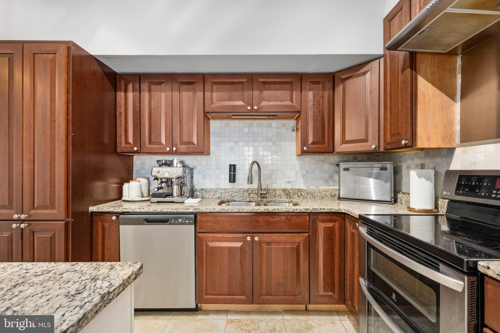 1211 S EADS STREET S 711