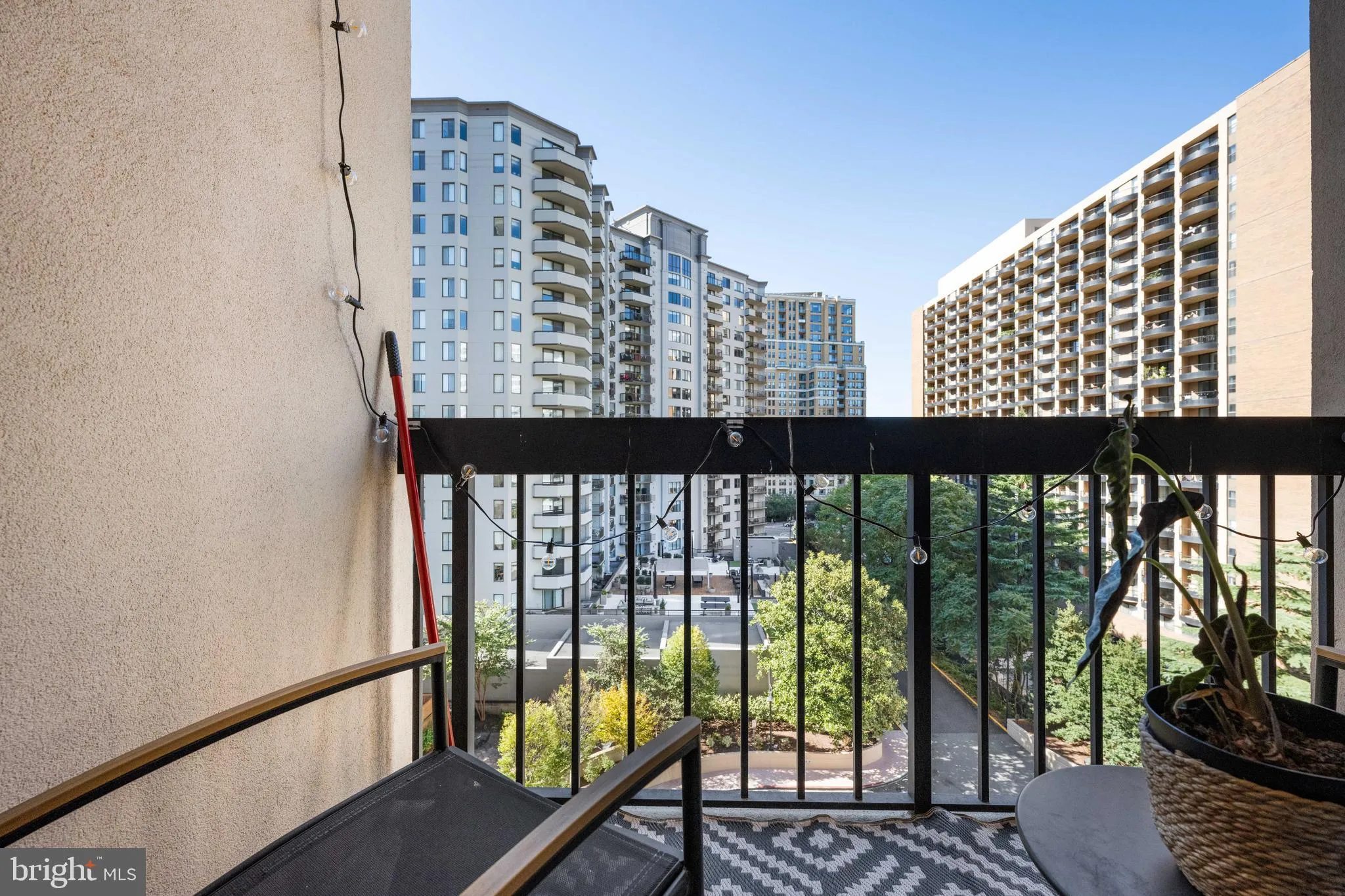 Arlington, Virginia 22202, United States, 1 Bedroom Bedrooms, ,1 BathroomBathrooms,Residential,Coming Soon,227668