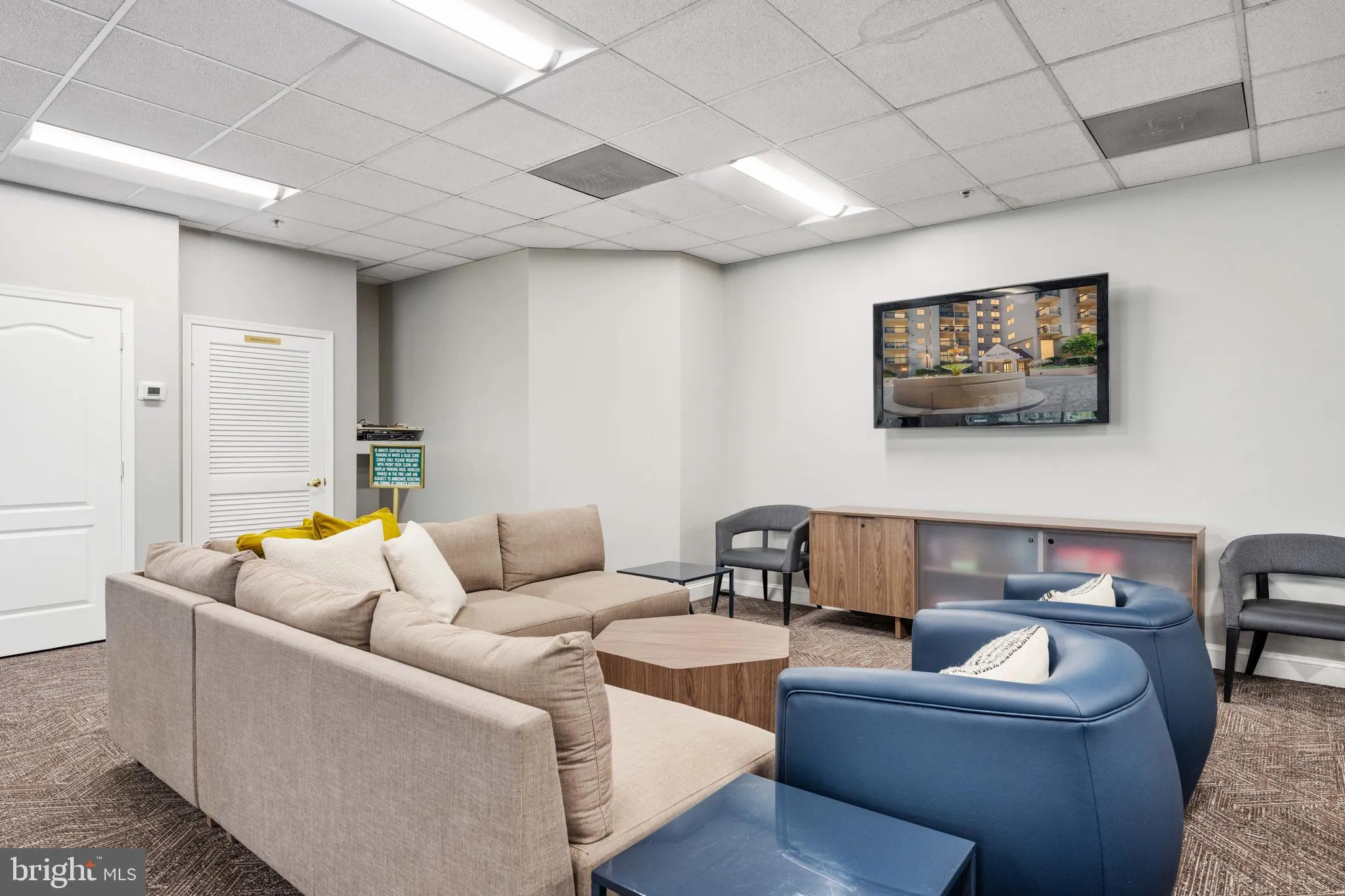 Arlington, Virginia 22202, United States, 1 Bedroom Bedrooms, ,1 BathroomBathrooms,Residential,Coming Soon,227668