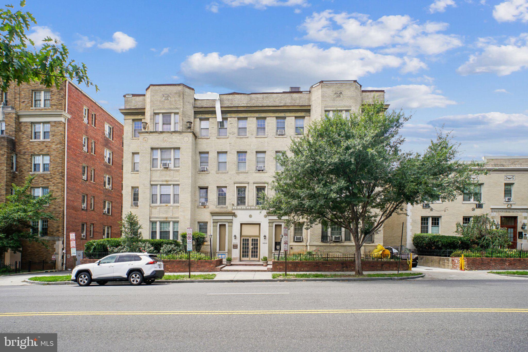 3010 WISCONSIN AVENUE NW 207