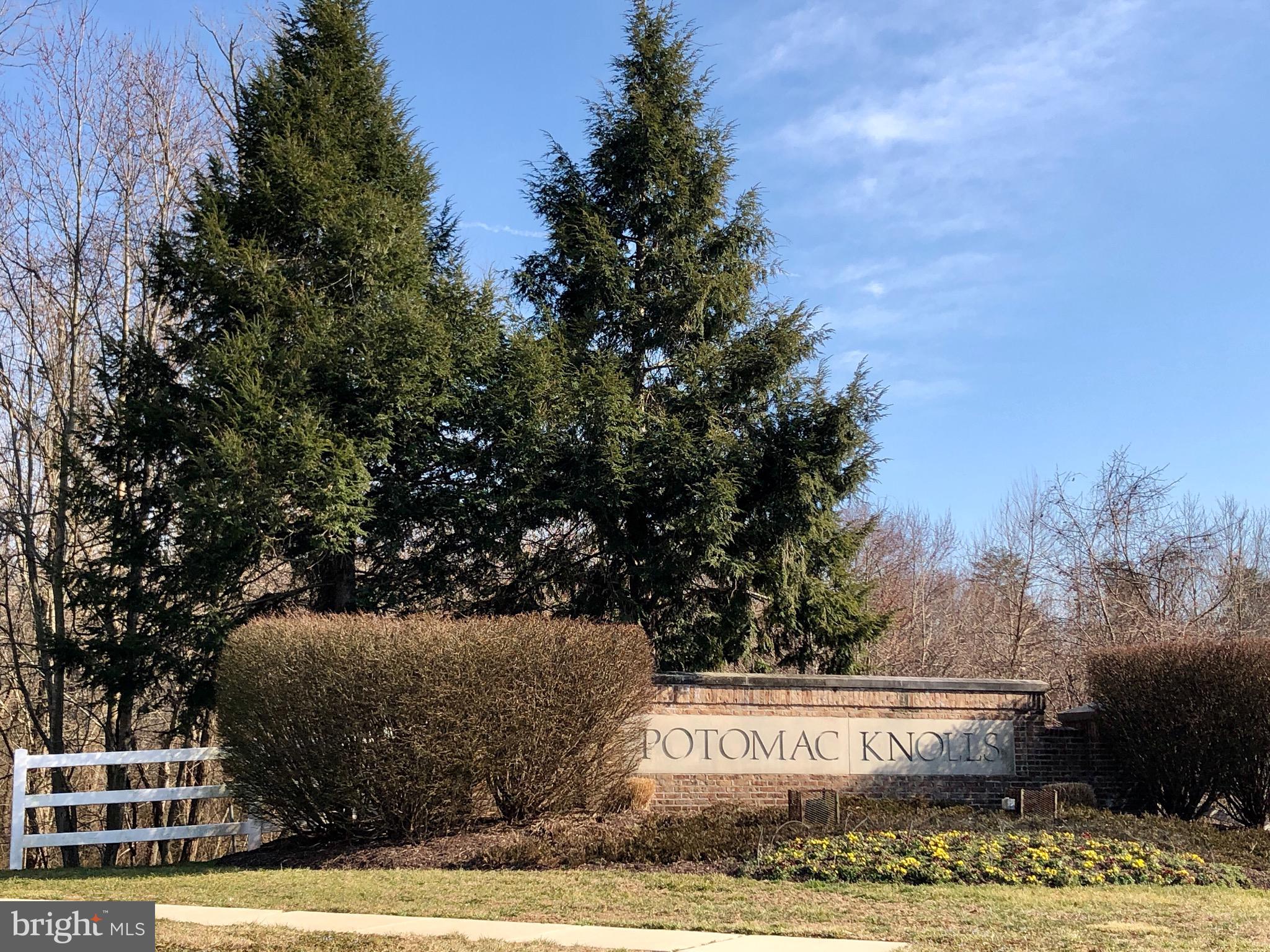 ARAGONA VILLAGE - Residential