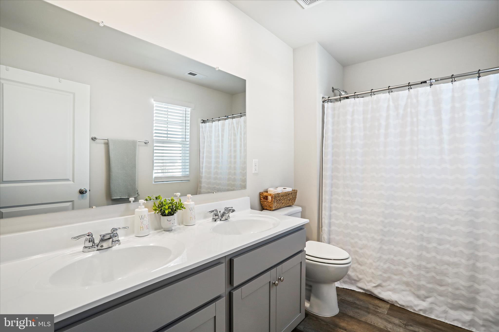 COYOTE RUN - Residential