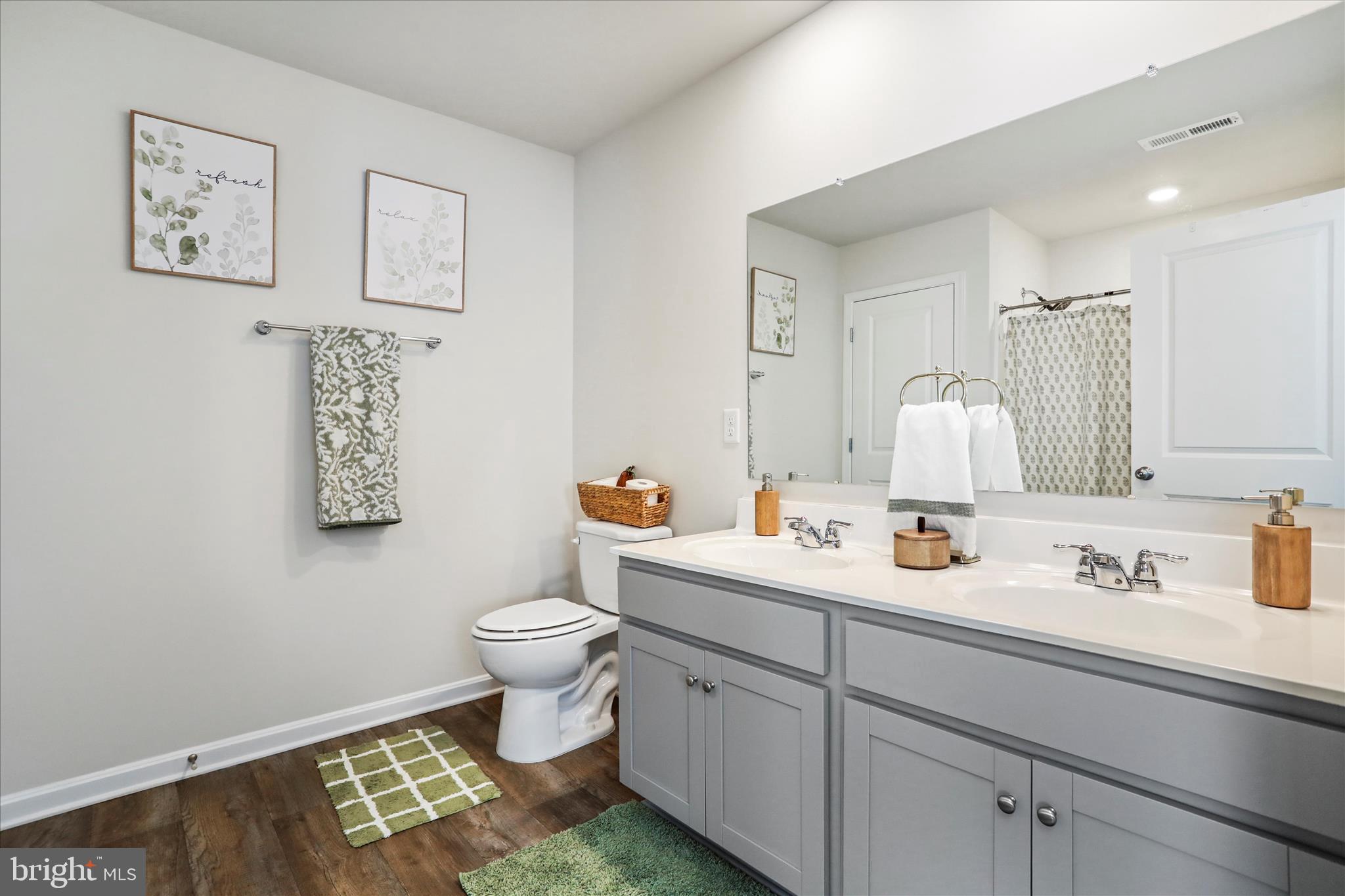 COYOTE RUN - Residential