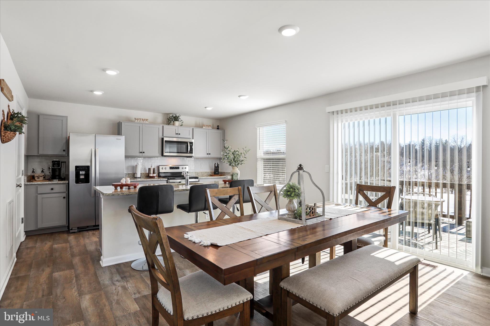 COYOTE RUN - Residential