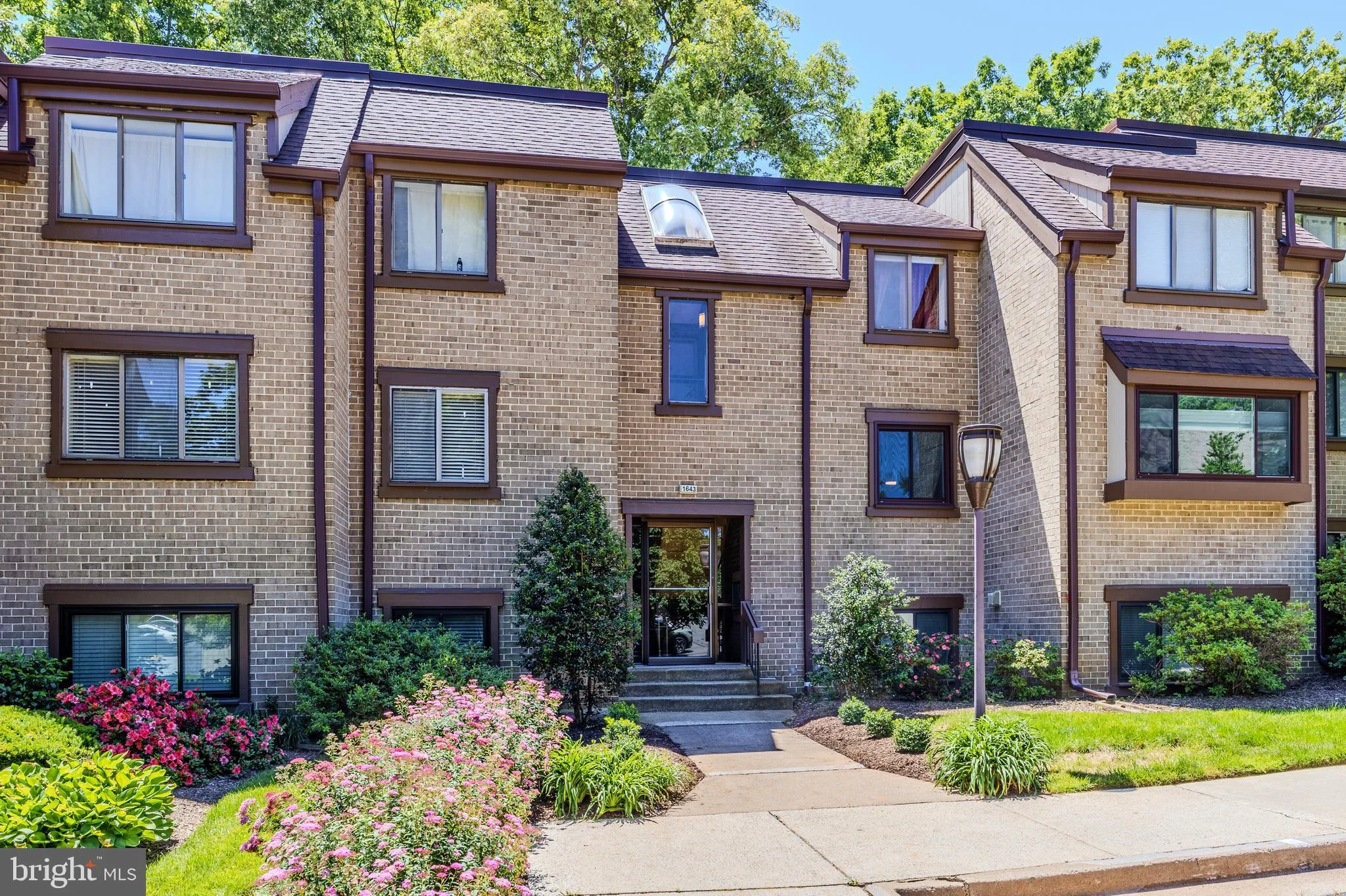 1643 Parkcrest Circle Unit 7C/201