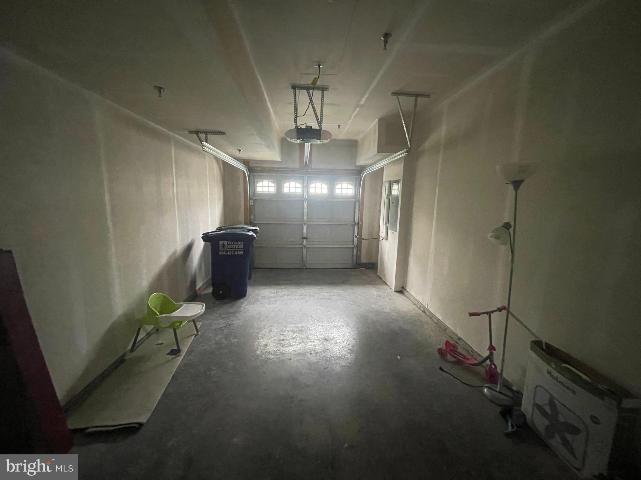 OXFORD SQUARE - Residential Lease