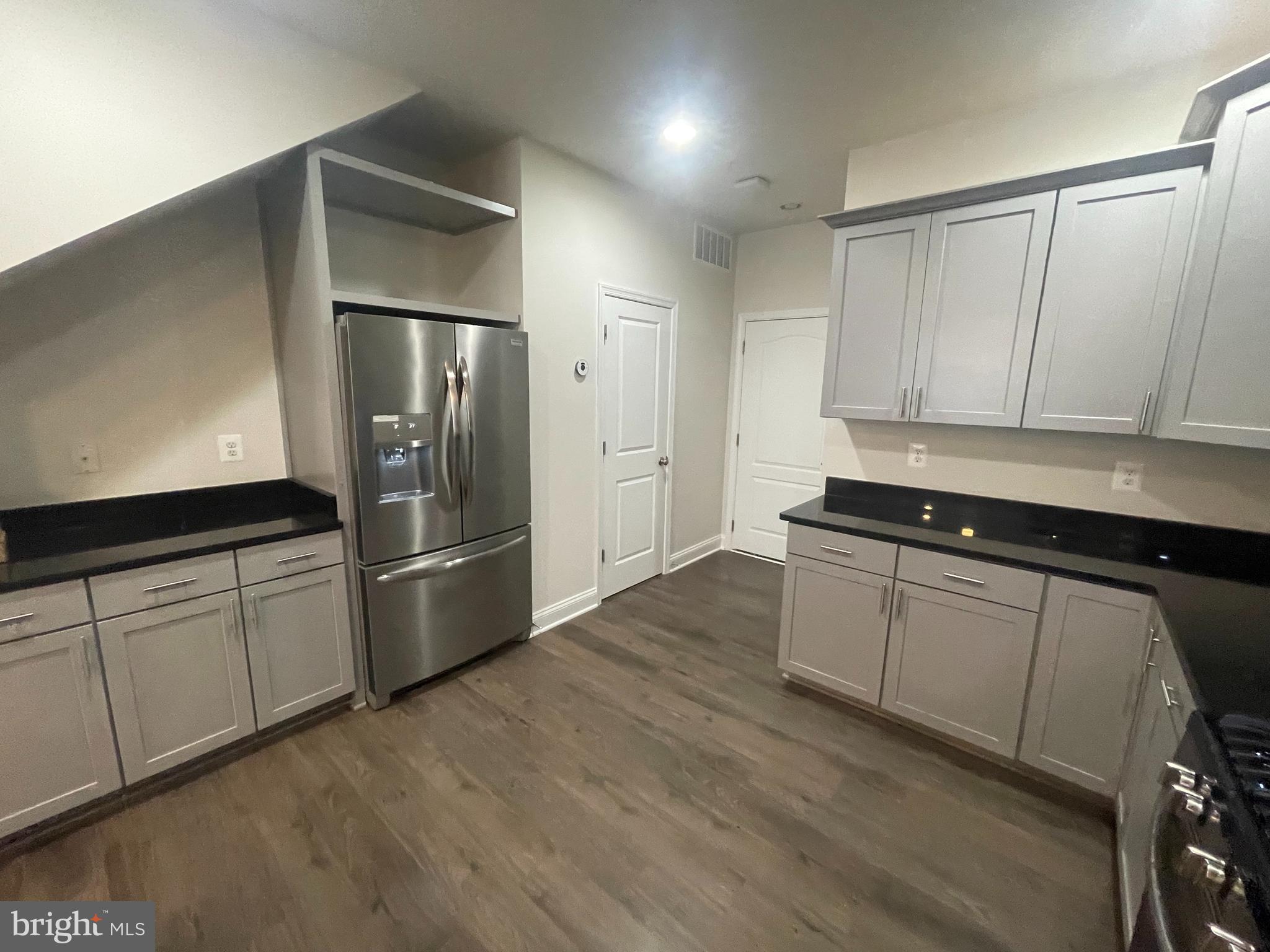 OXFORD SQUARE - Residential Lease