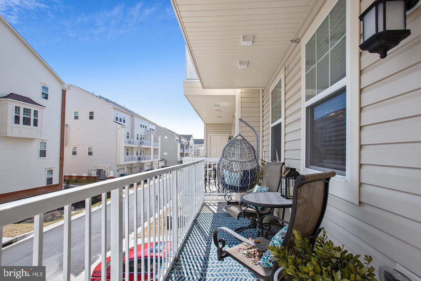 OXFORD SQUARE - Residential Lease