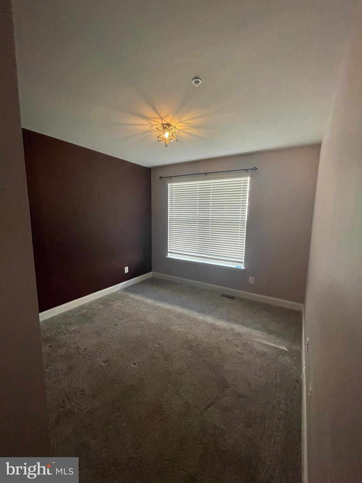 OXFORD SQUARE - Residential Lease