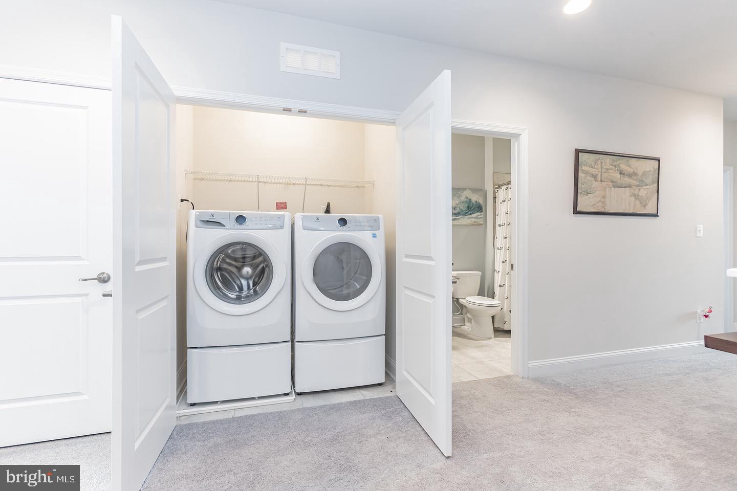 OXFORD SQUARE - Residential Lease