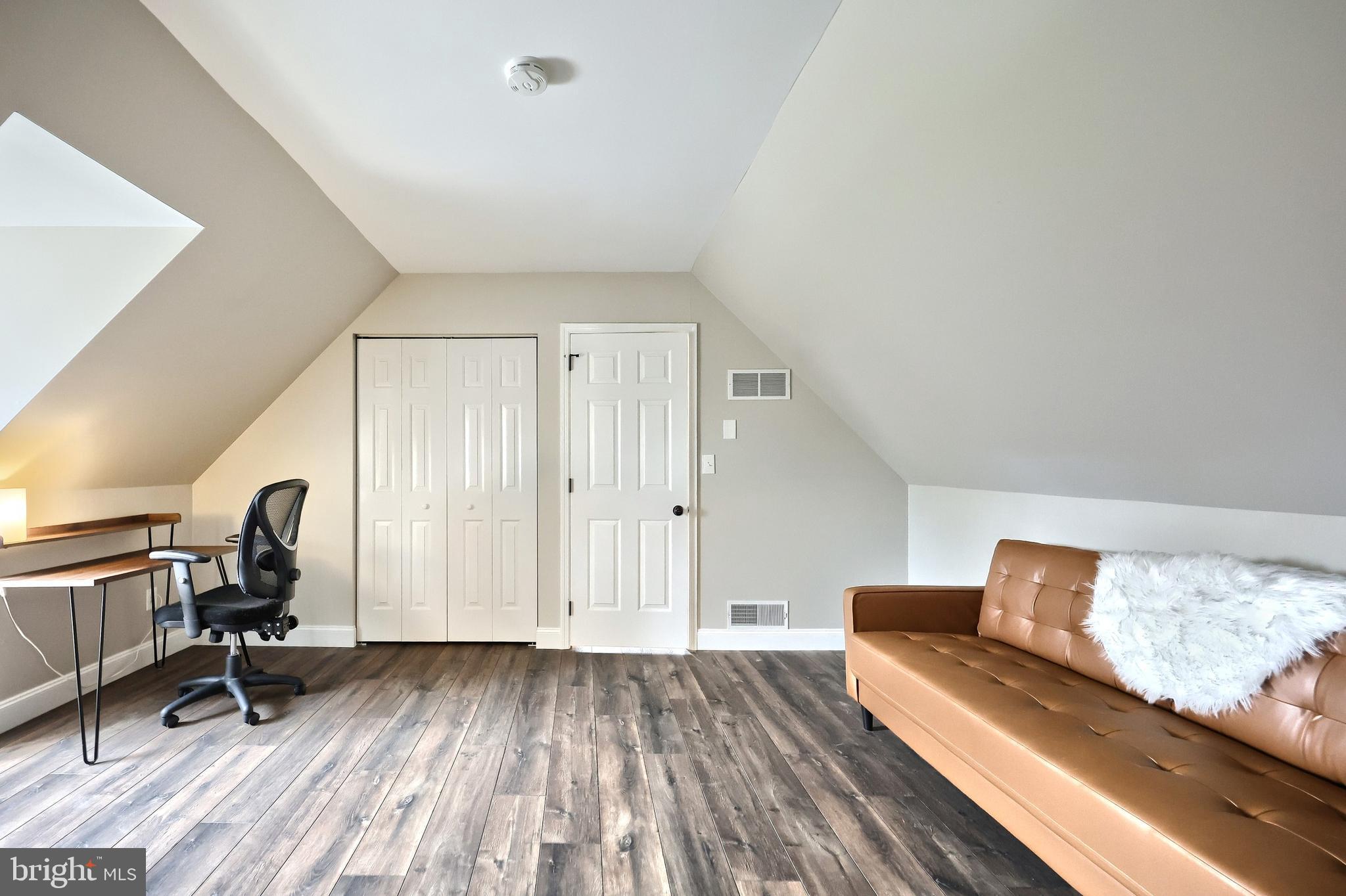 WASHINGTON SQUARE - Residential