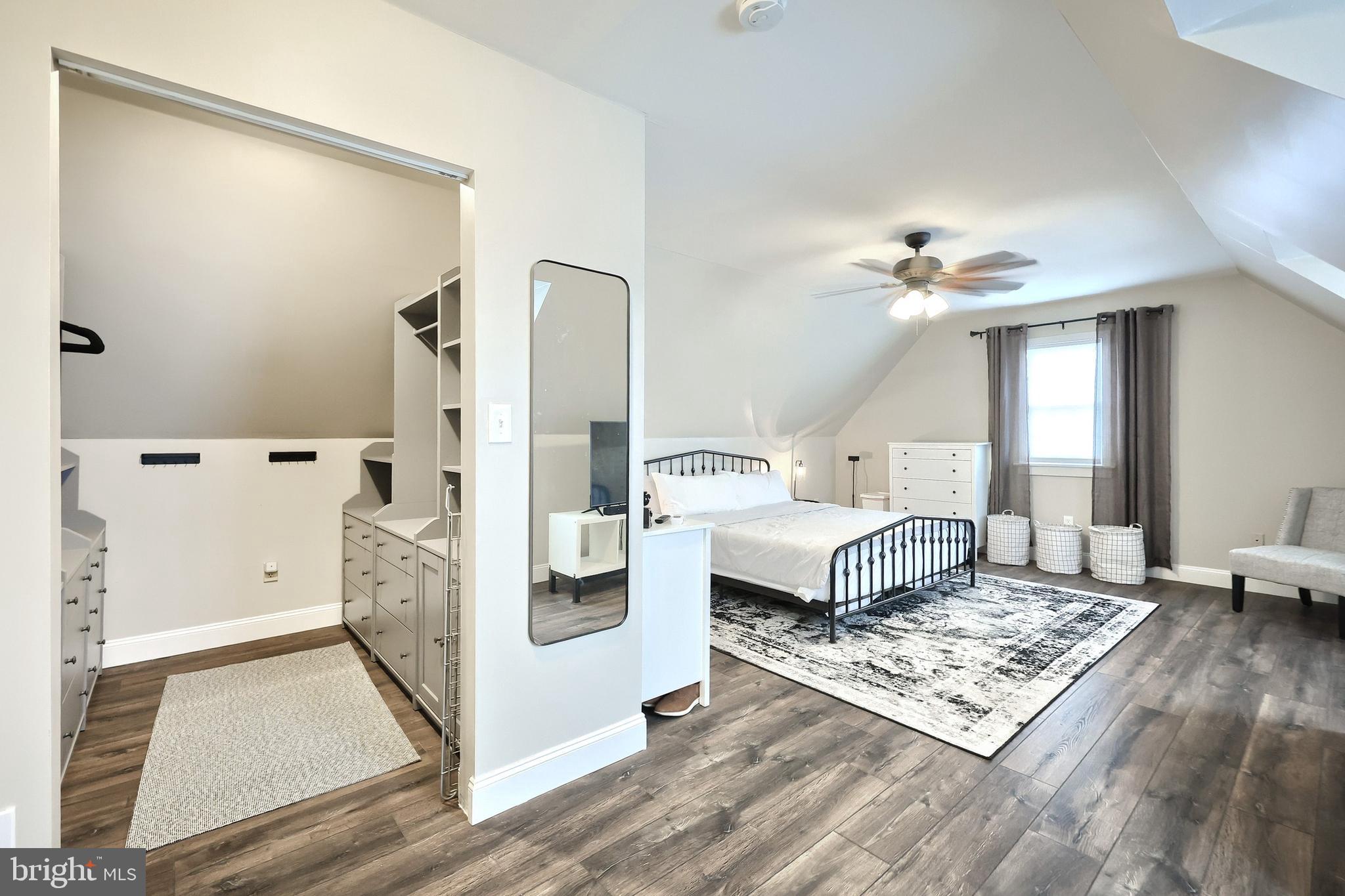 WASHINGTON SQUARE - Residential