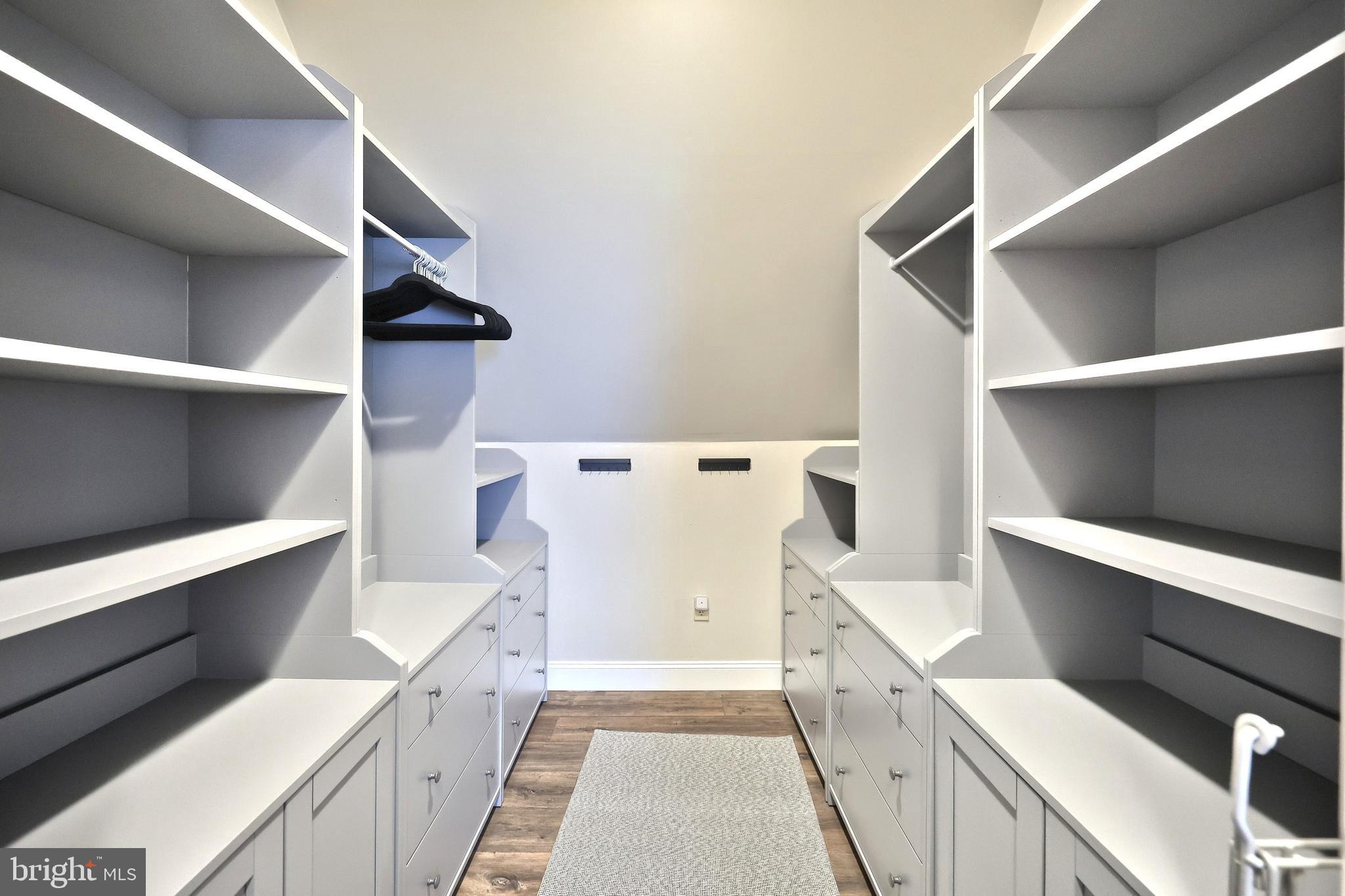 WASHINGTON SQUARE - Residential